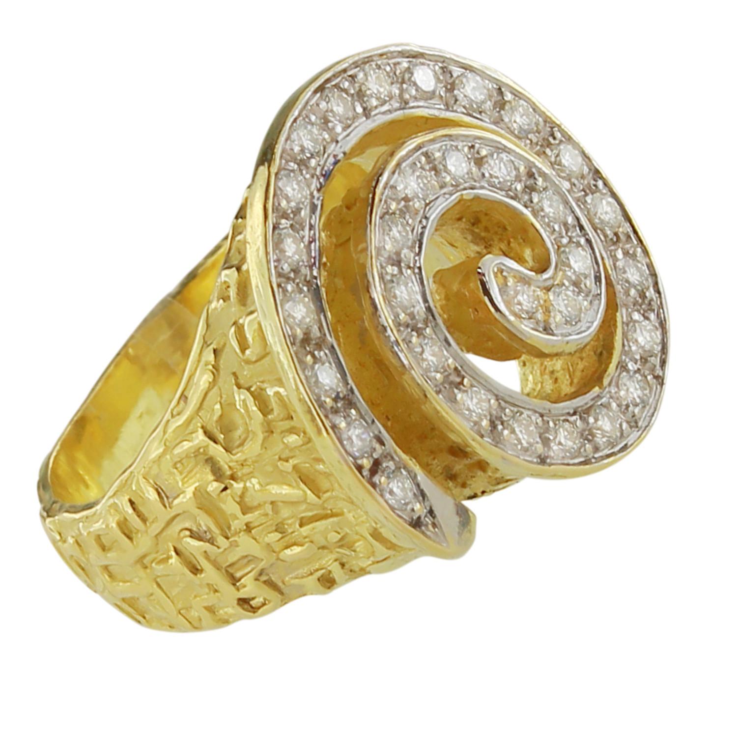 Sacchi Cocktail-Ring aus 18 Karat Gelbgold mit Spiral-Diamanten und Edelsteinen (Zeitgenössisch) im Angebot