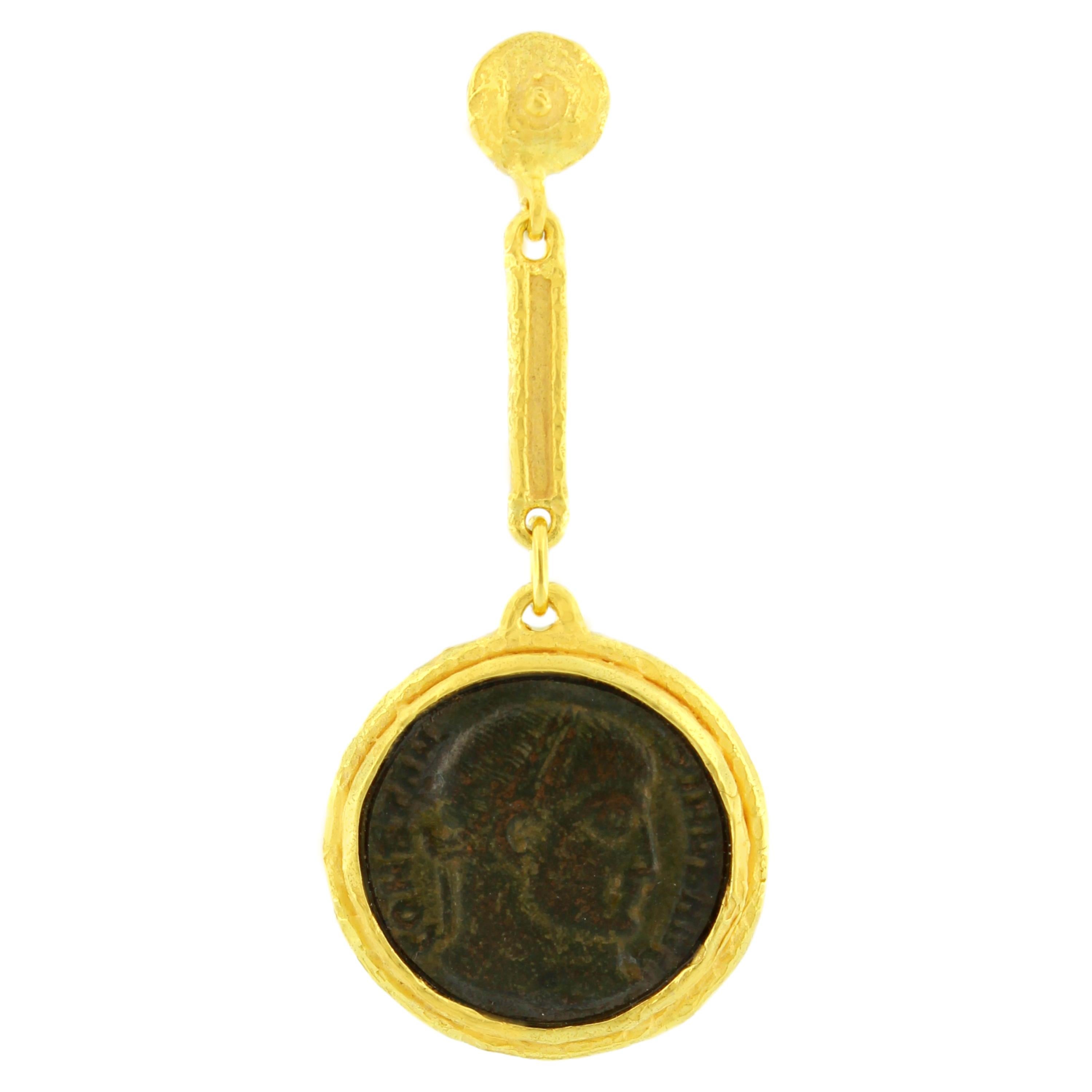 Preciosos Pendientes Colgantes de Oro Amarillo Satinado con antiguas Monedas Romanas, de la Colección 