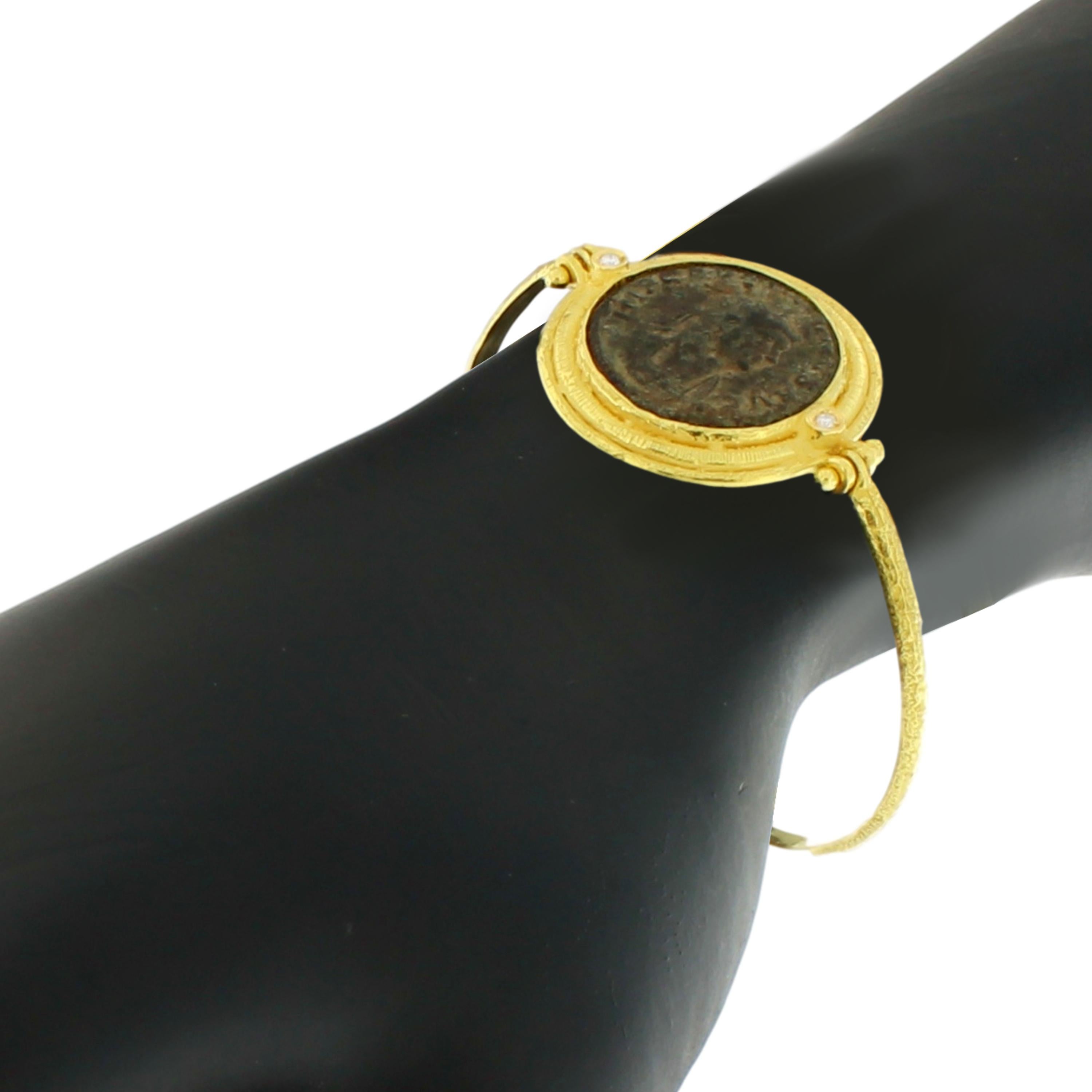 Contemporary Sacchi Ancient Roman Coin and Diamonds Gemstone 18 Karat Yellow Gold Bracelet For Sale