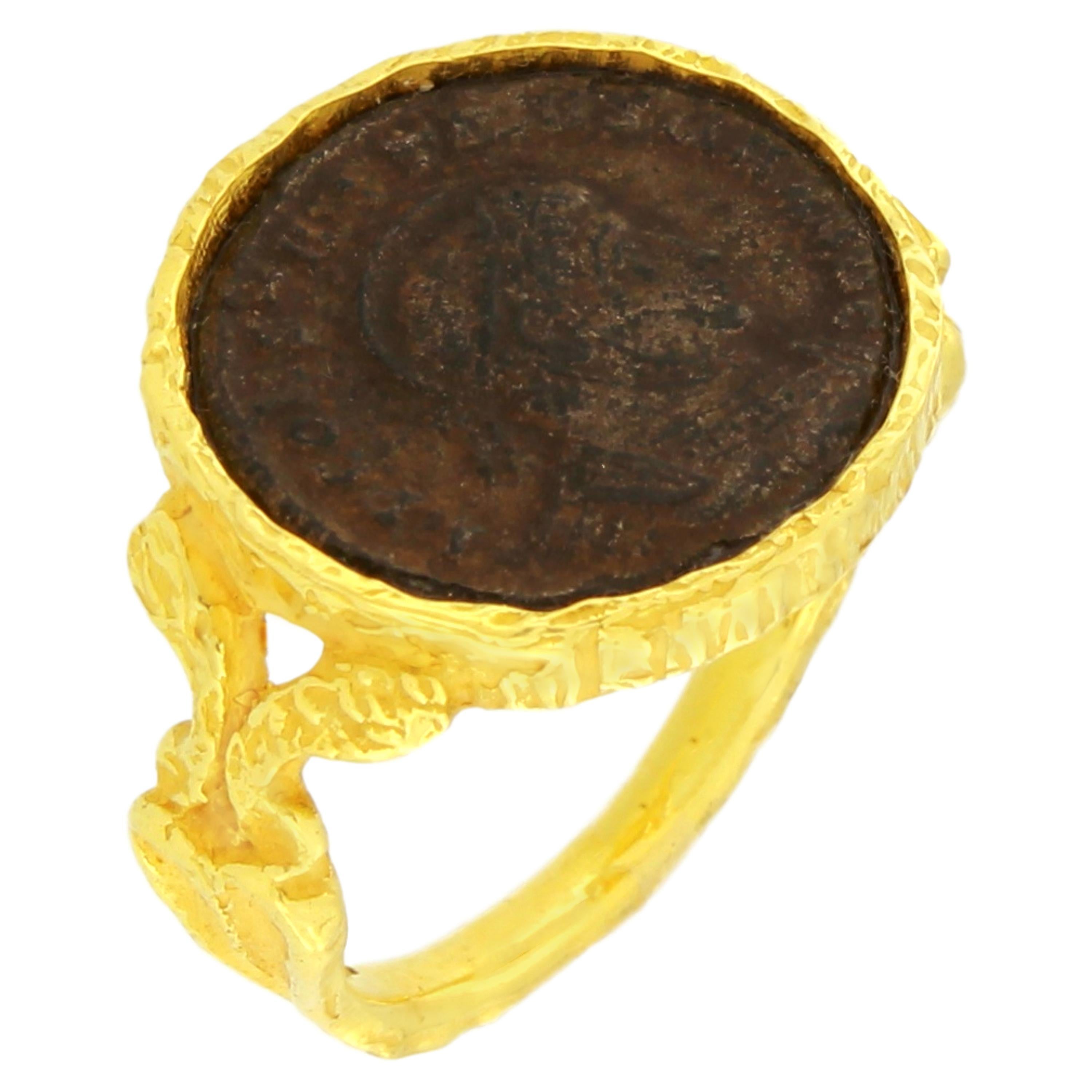 Antiker römischer Münzring aus satiniertem Gelbgold, aus der Collection'S 