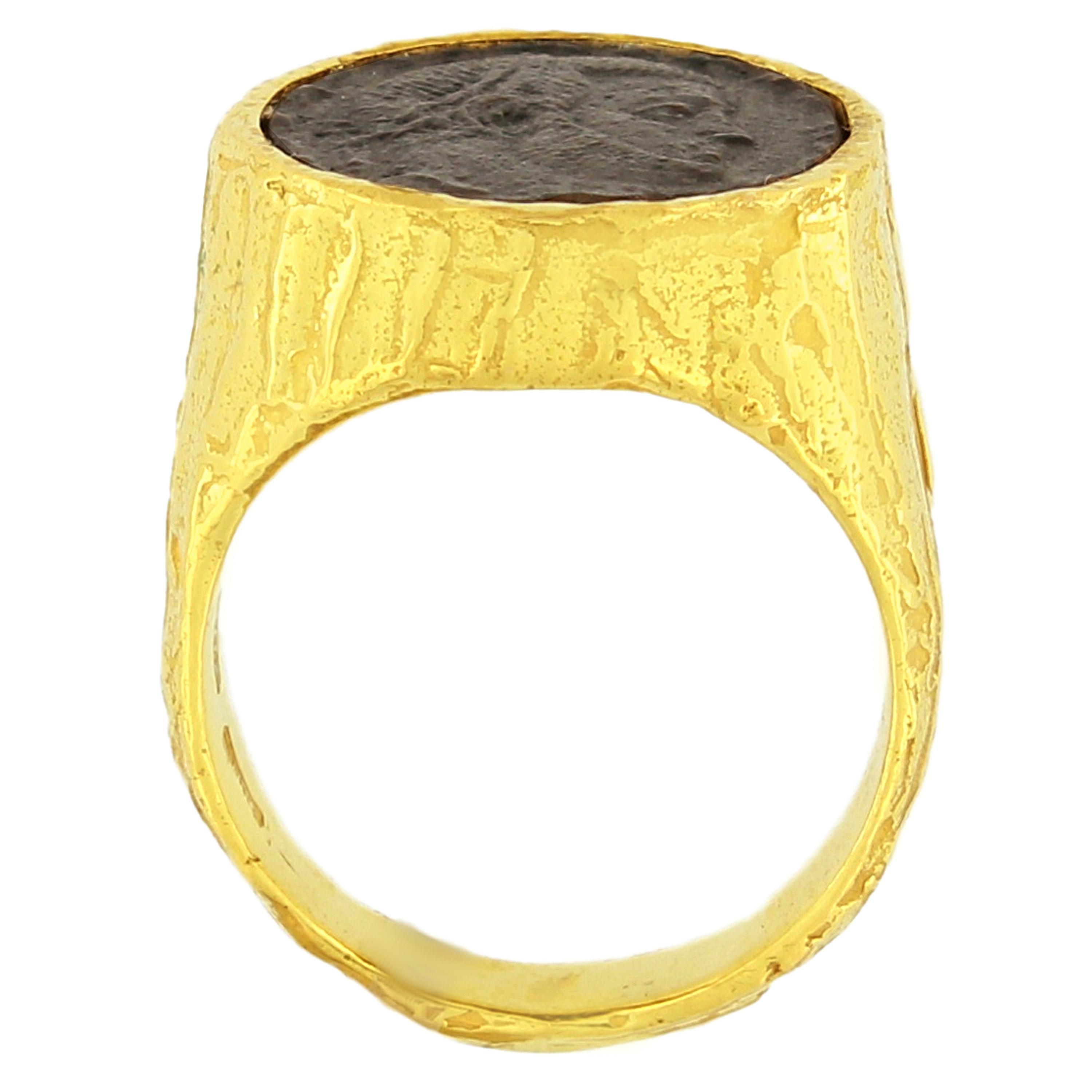 Contemporary Sacchi Ancient Roman Coin Ring 18 Karat Yellow Gold Monete Signet Ring For Sale