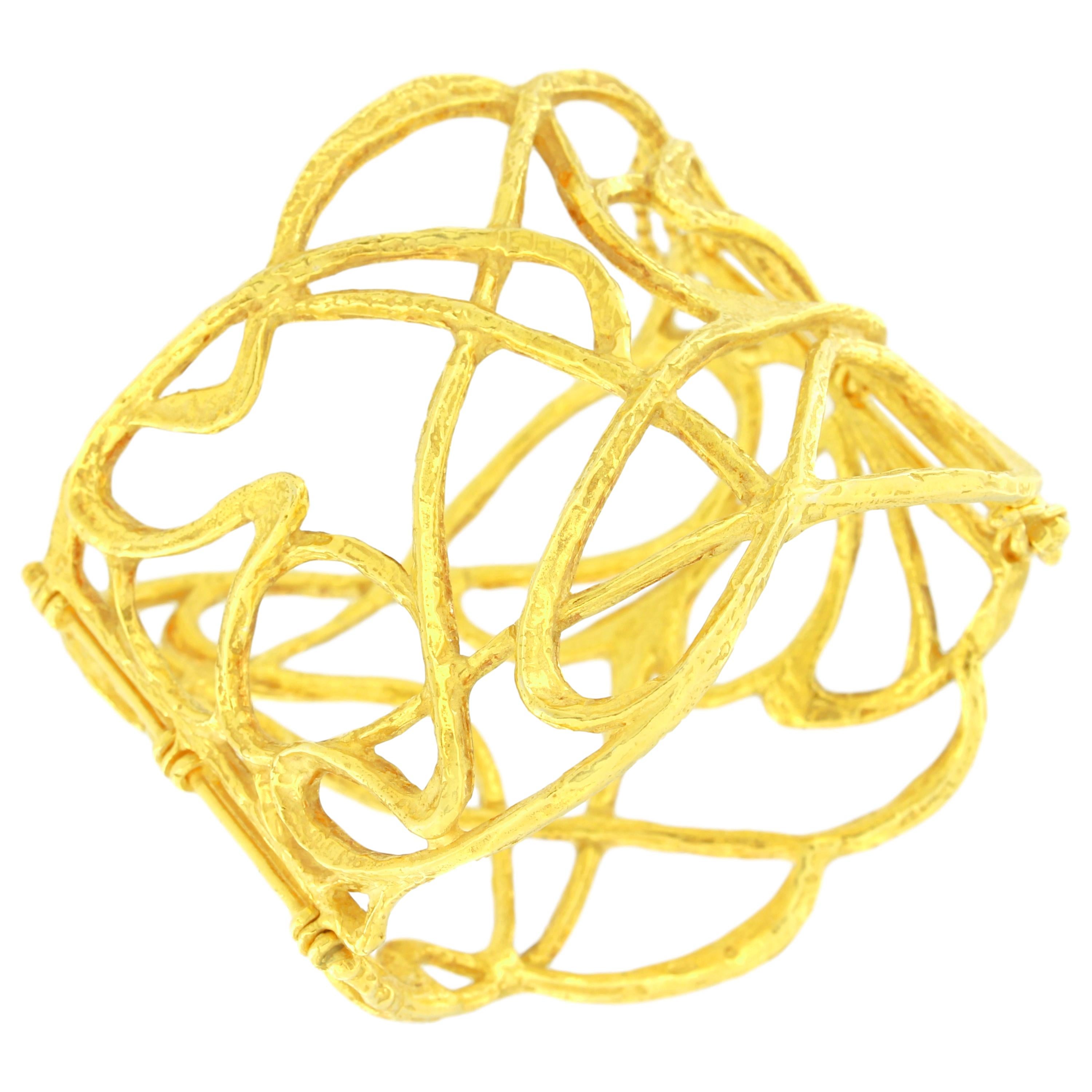 Sacchi Bracelet manchette en or jaune satiné 18 carats et fil métallique de style Art déco Pour femmes en vente