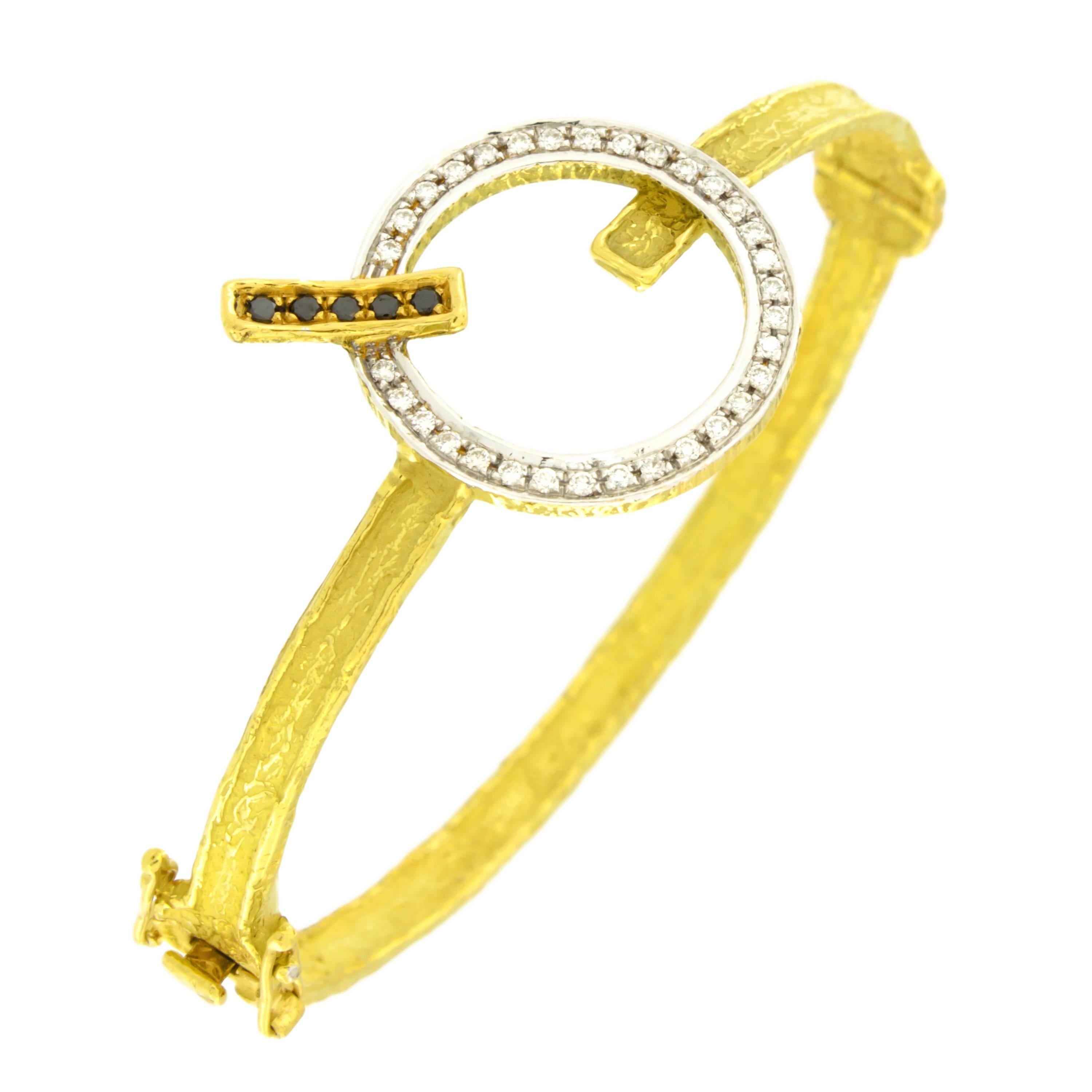 Sacchi Black and White Diamonds Gemstone 18 Karat Yellow Gold Modern Bracelet For Sale