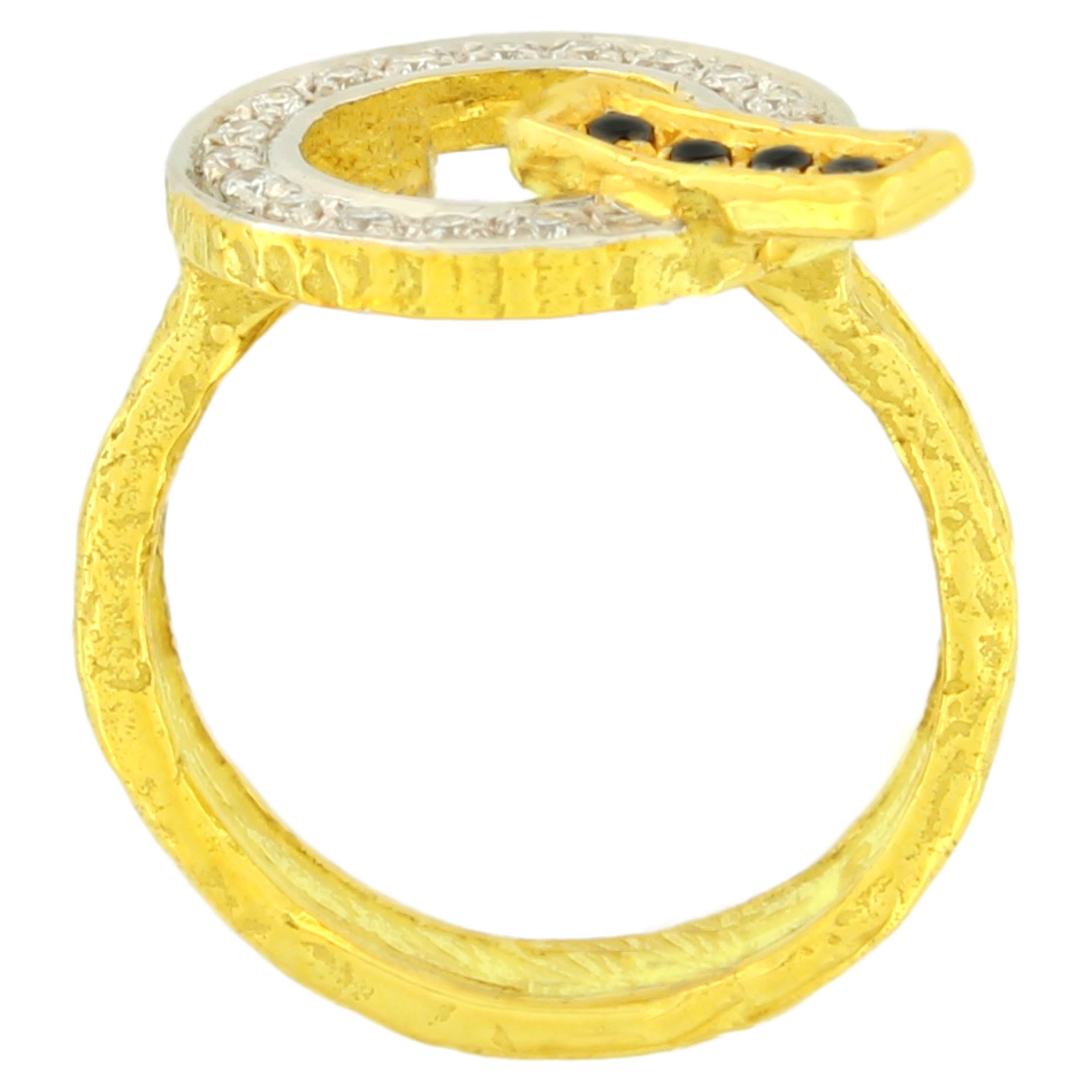 Contemporary Sacchi Black and White Diamonds Gemstones 18 Karat Yellow Gold Cocktail Ring For Sale
