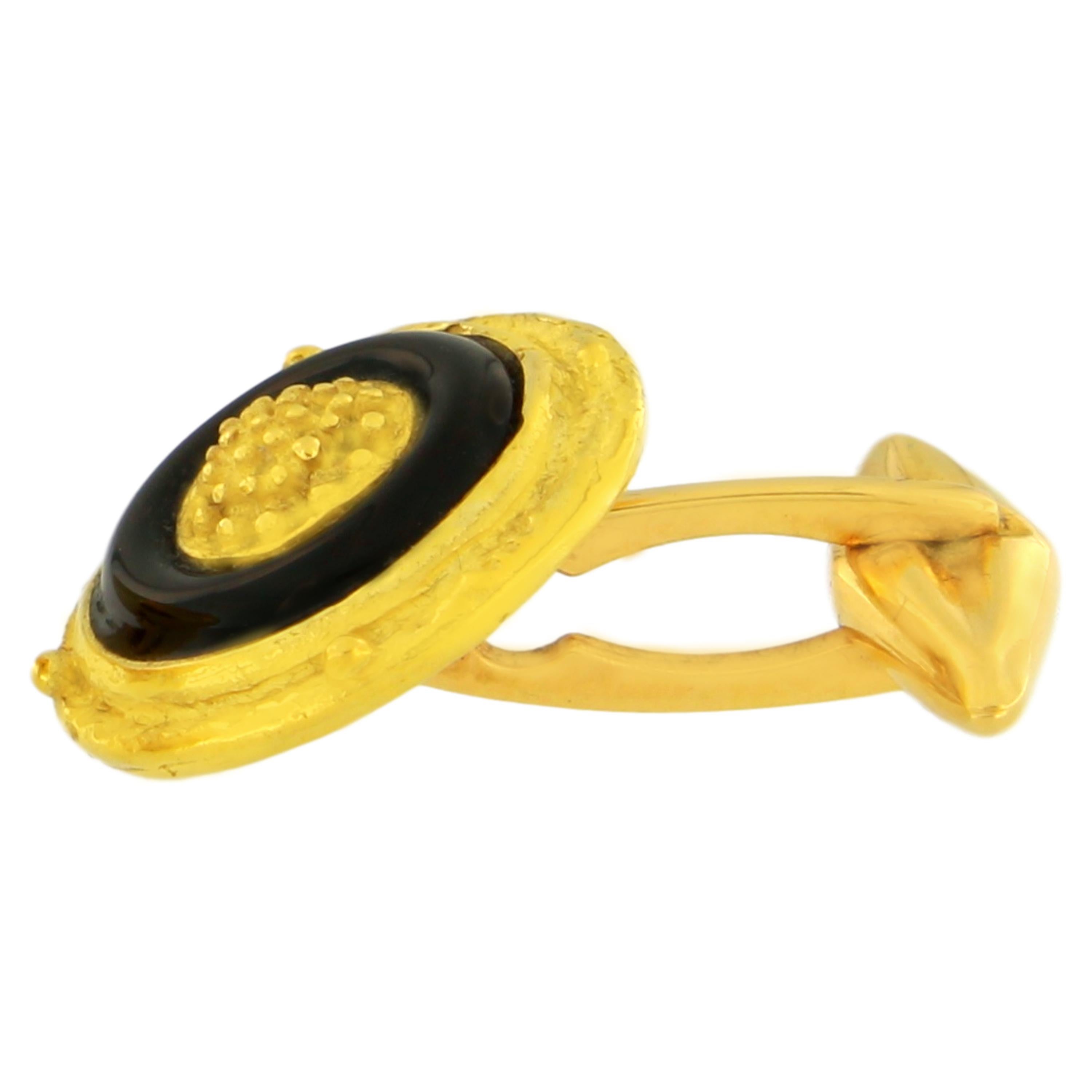 Taille ronde Sacchi Boutons de manchette ronds en or jaune 18 carats avec onyx noir et pierre précieuse en vente