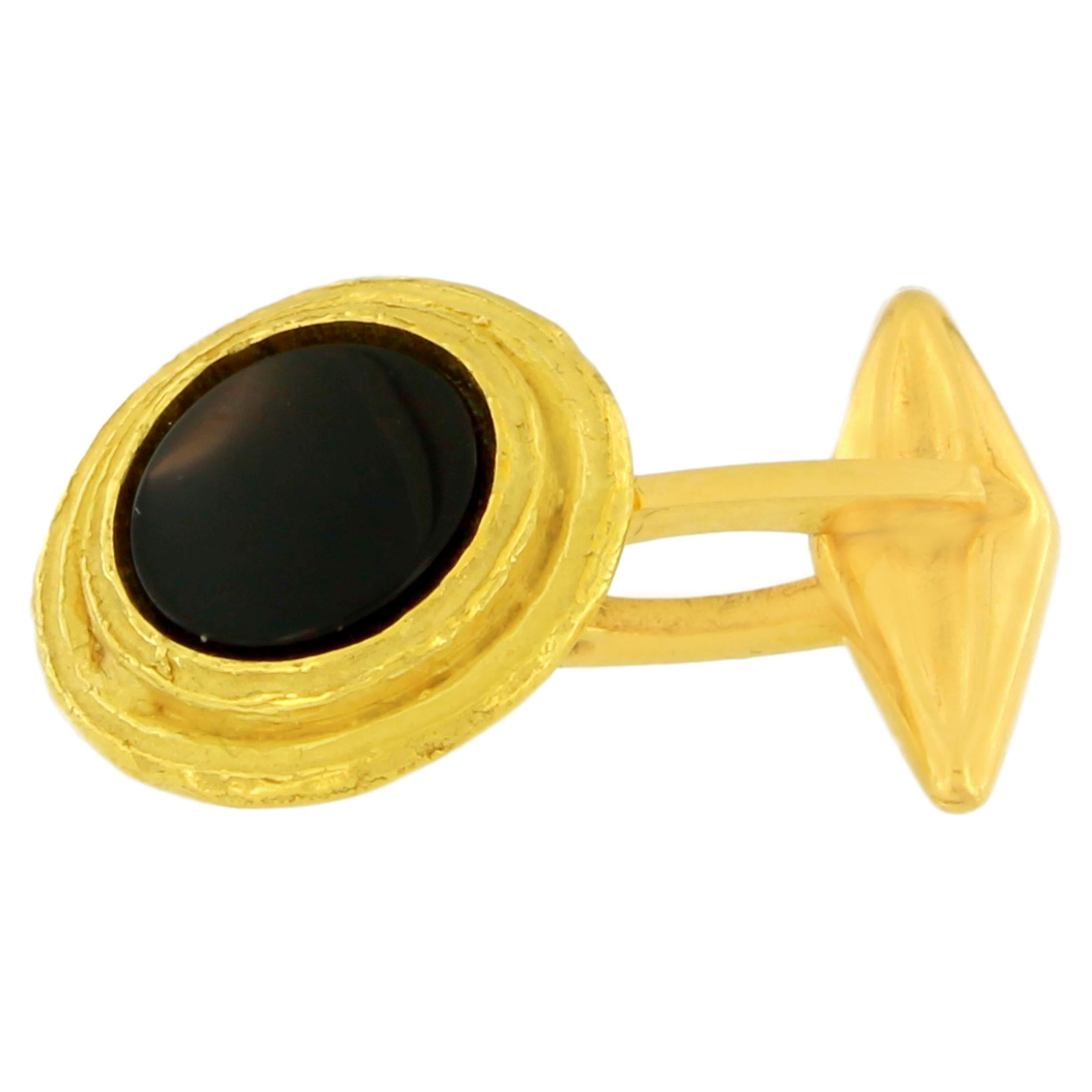 Round Cut Sacchi Black Round Onyx Gemstone 18 Karat Yellow Gold Round Cufflinks For Sale