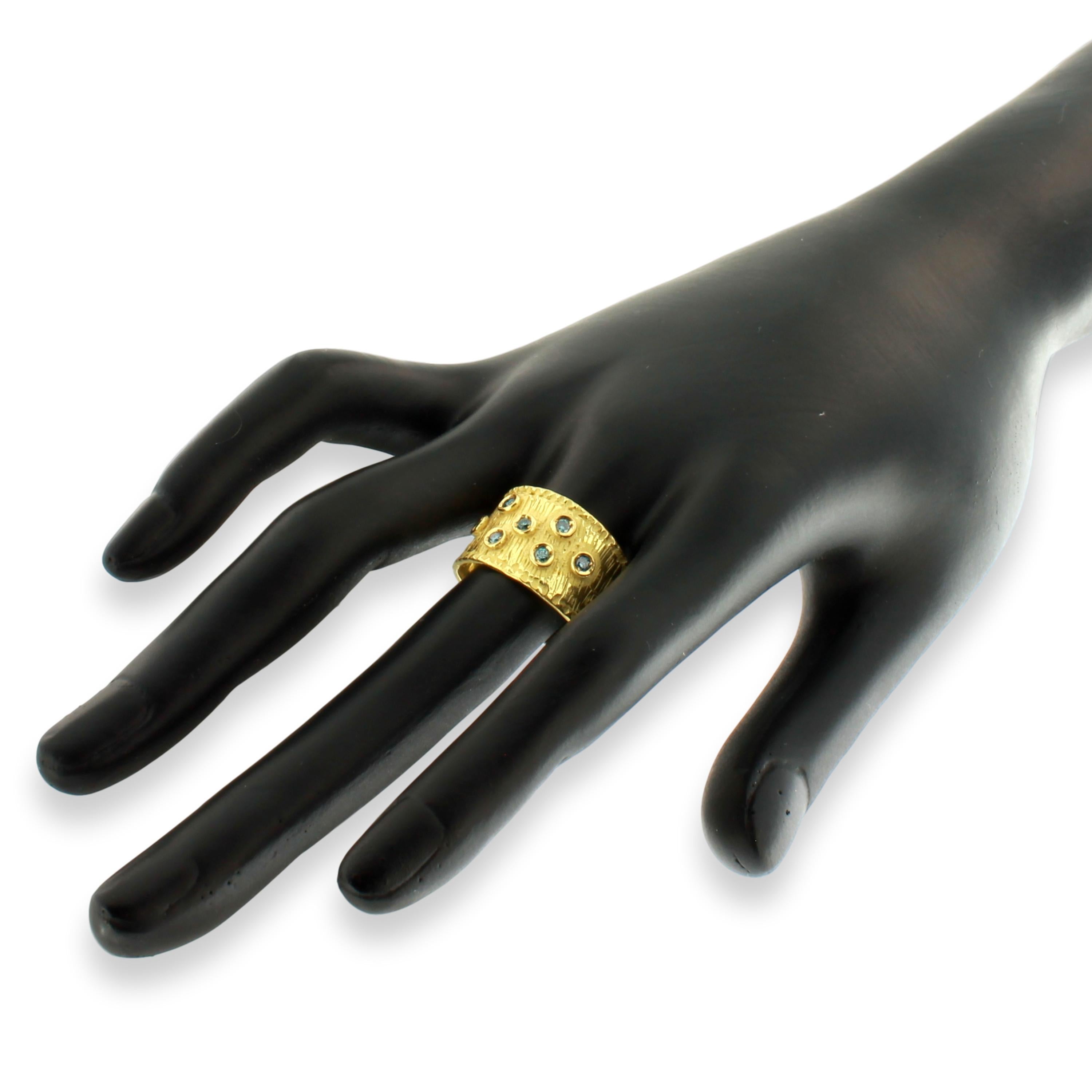 Round Cut Sacchi Blue Diamonds Gemstone 18 Karat Yellow Gold Wide Band Ring Roman Style For Sale