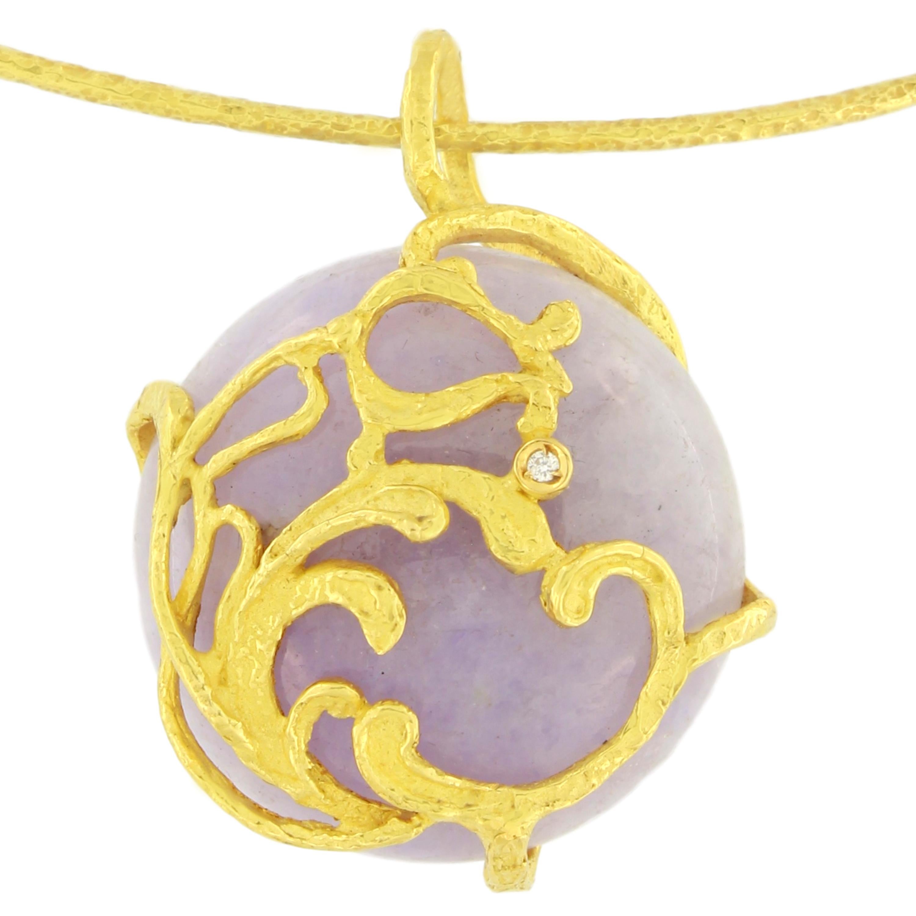 Sacchi "Burlesque" Lavender Jade Gemstone 18 Karat Satin Yellow Gold Pendant