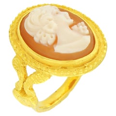 Sacchi Cameo Ring 18 Karat Satin Yellow Gold Roman Style