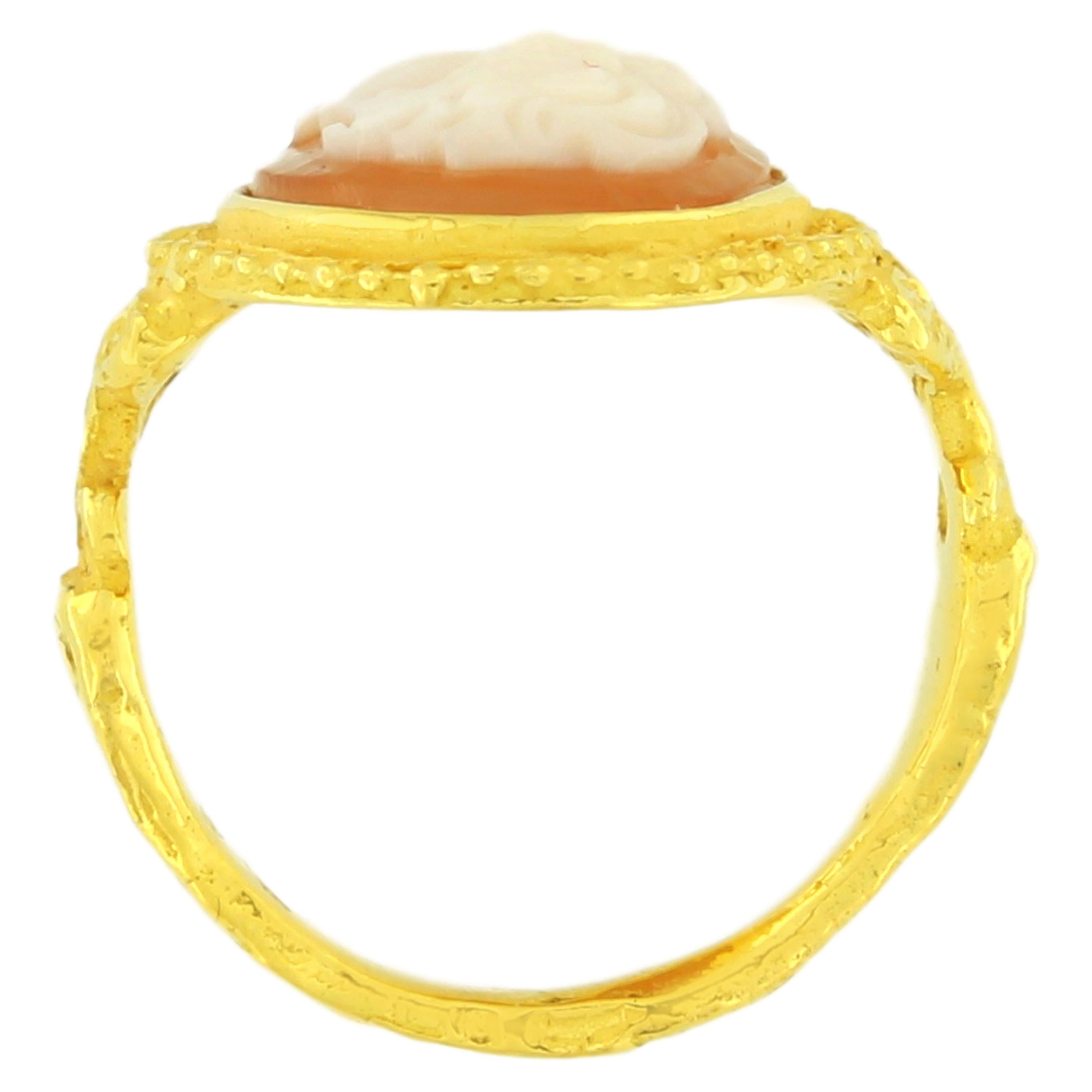 Sacchi Kamee-Ring aus 18 Karat Satin Gelbgold im römischen Stil im Zustand „Neu“ im Angebot in Rome, IT
