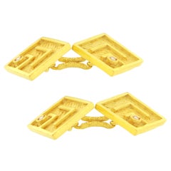 Sacchi Diamond Gemstone 18 Karat Satin Yellow Gold Square Chain Link Cufflinks
