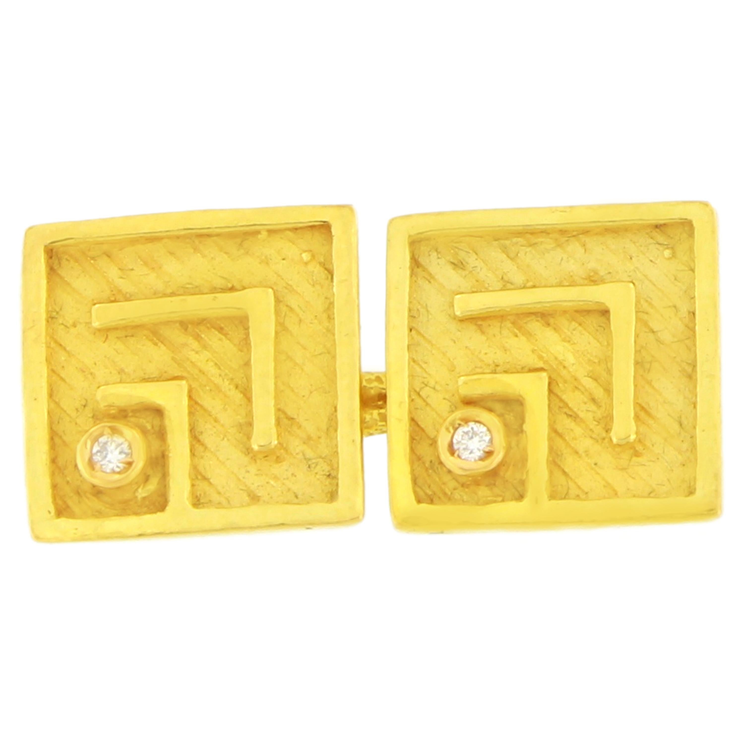 Sacchi Diamond Gemstone 18 Karat Satin Yellow Gold Square Chain Link Cufflinks (Zeitgenössisch)