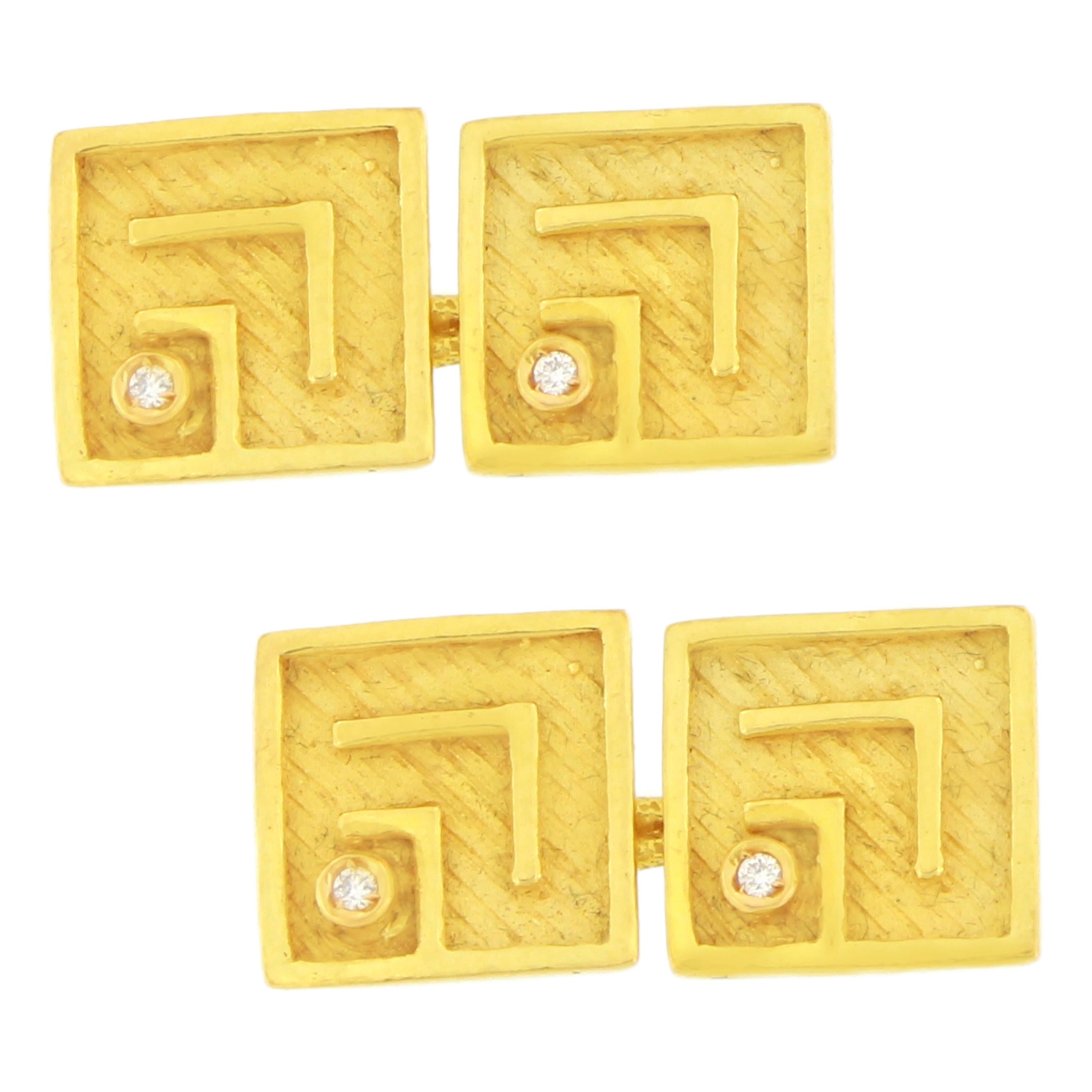 Sacchi Diamond Gemstone 18 Karat Satin Yellow Gold Square Chain Link Cufflinks