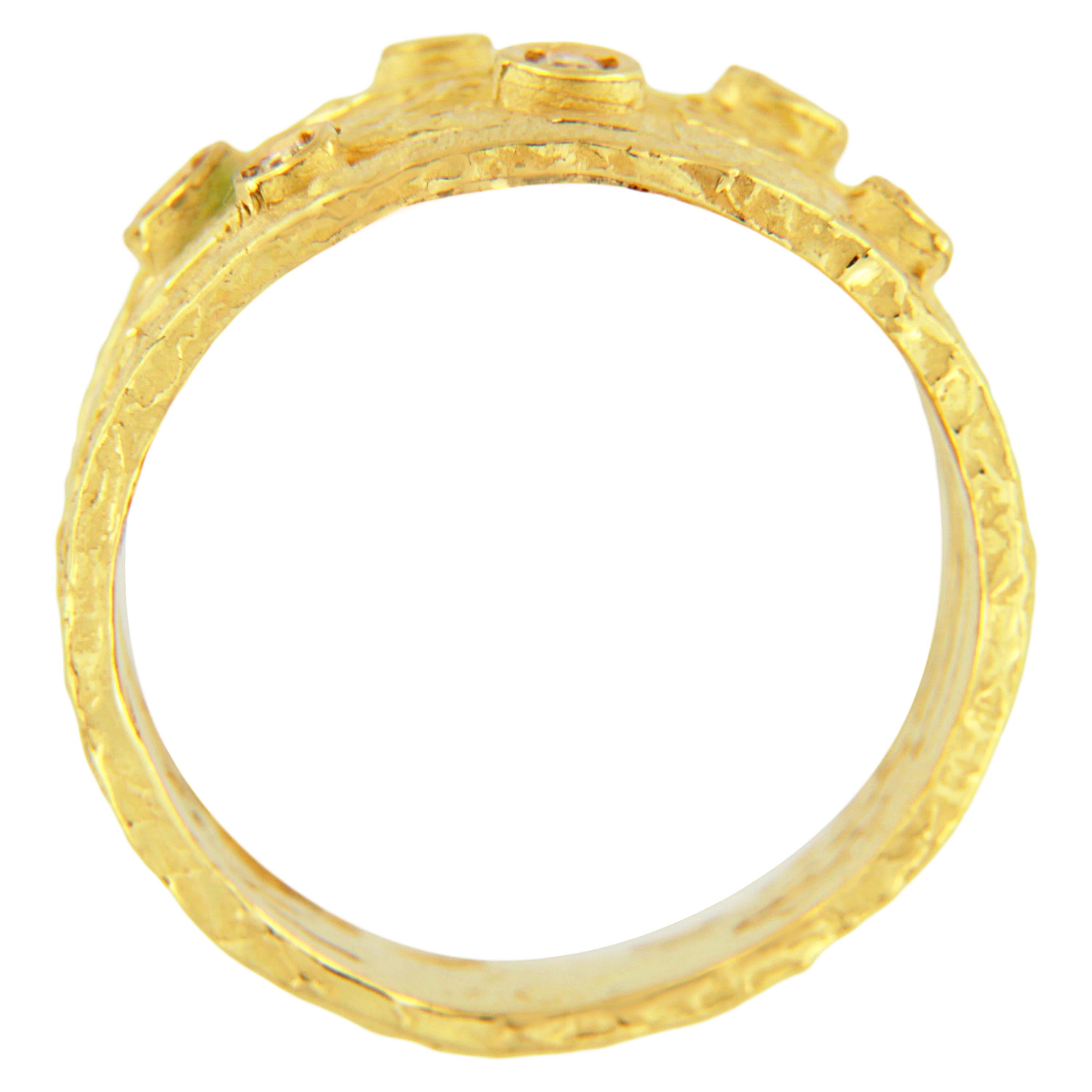 Round Cut Sacchi Diamonds Gemstone 18 Karat Satin Yellow Gold Wire Band Ring For Sale
