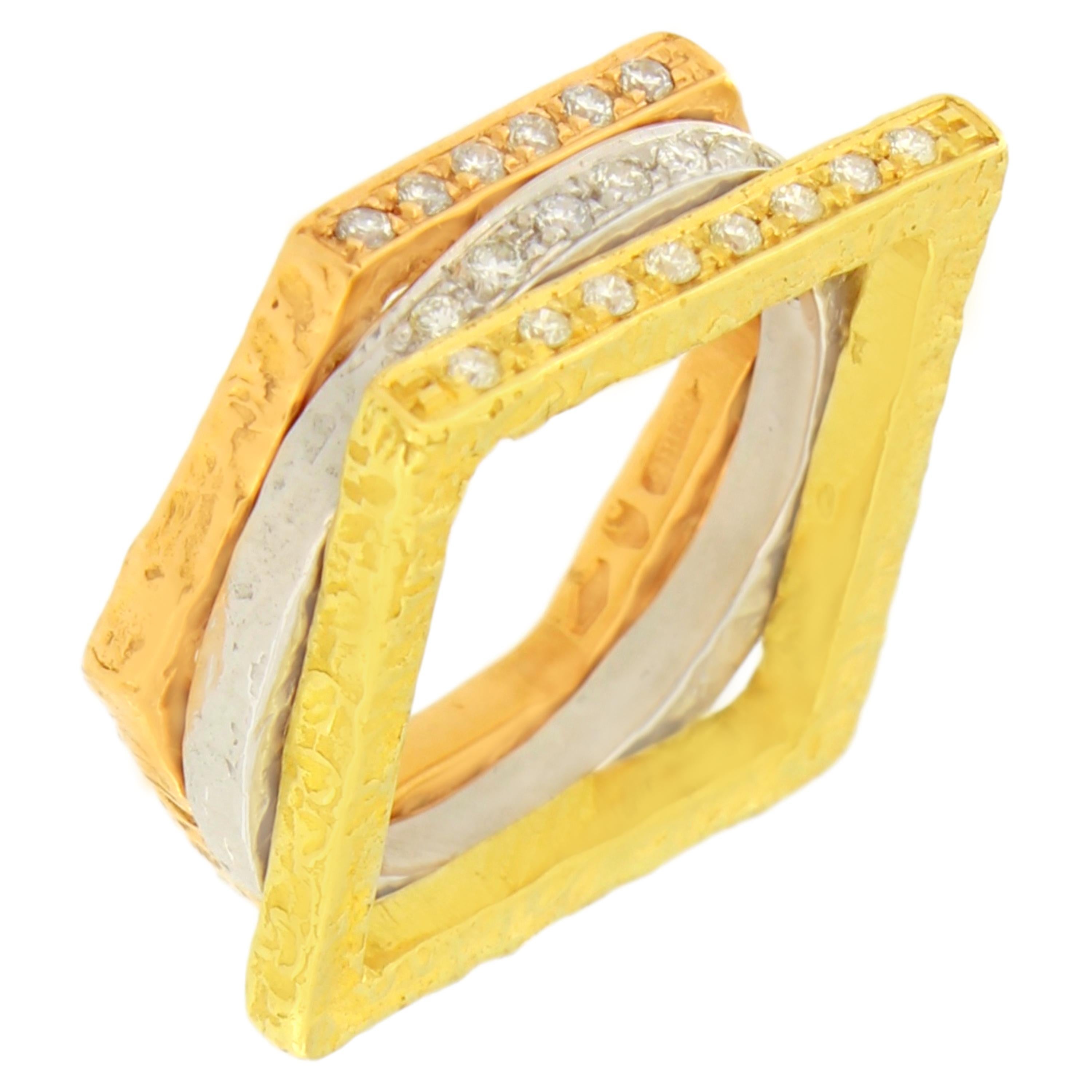 Dreifarbiger Sacchi-Diamanten-Stapelring aus 18 Karat Gelb-, Weiß- und Roségold (Zeitgenössisch) im Angebot