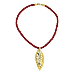 Sacchi "Domus" Black and White Diamonds 18 Karat Yellow Gold Pendant Necklace