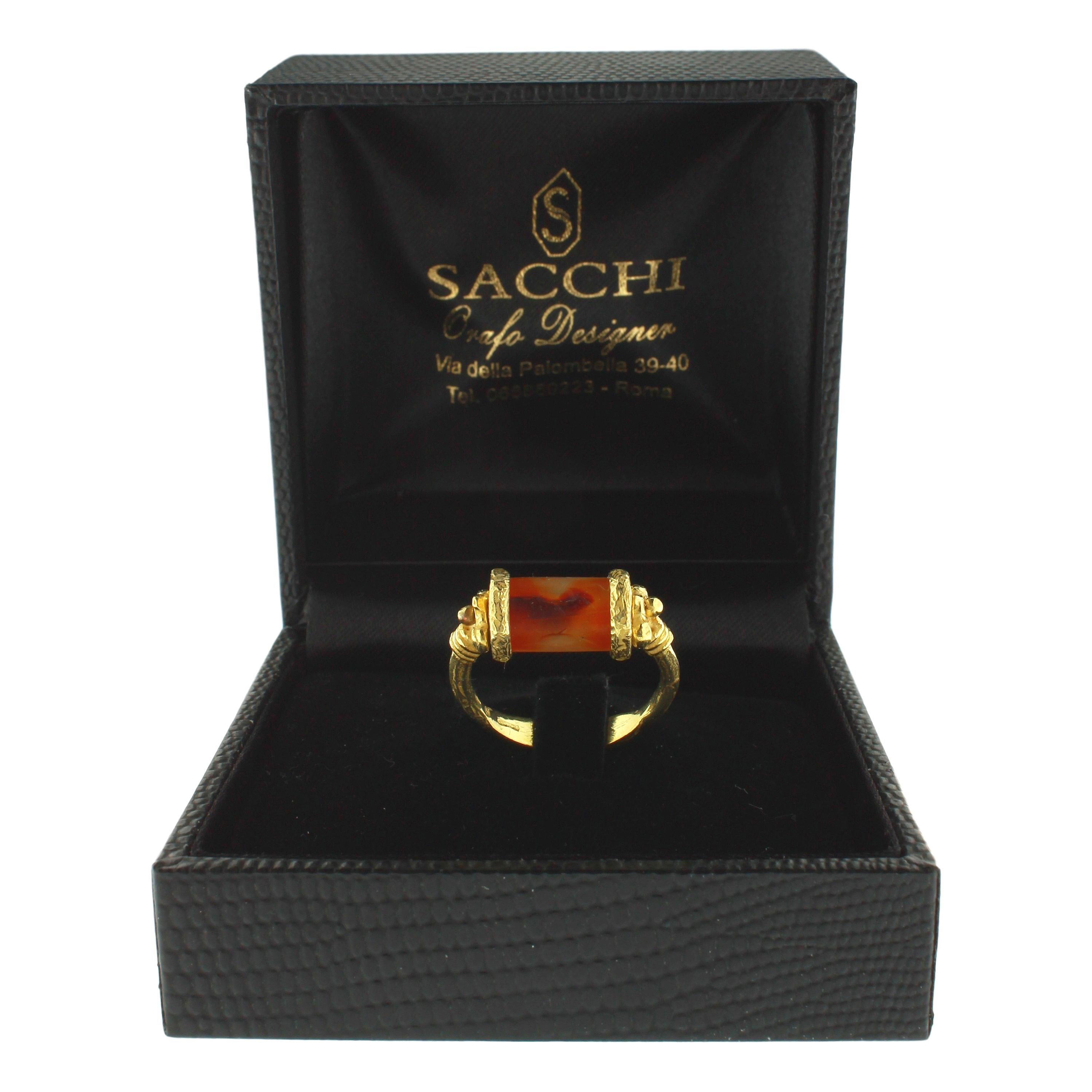 Classical Roman Sacchi Engraved Carnelian Cylinder Seal Ring 18 Karat Satin Yellow Gold For Sale