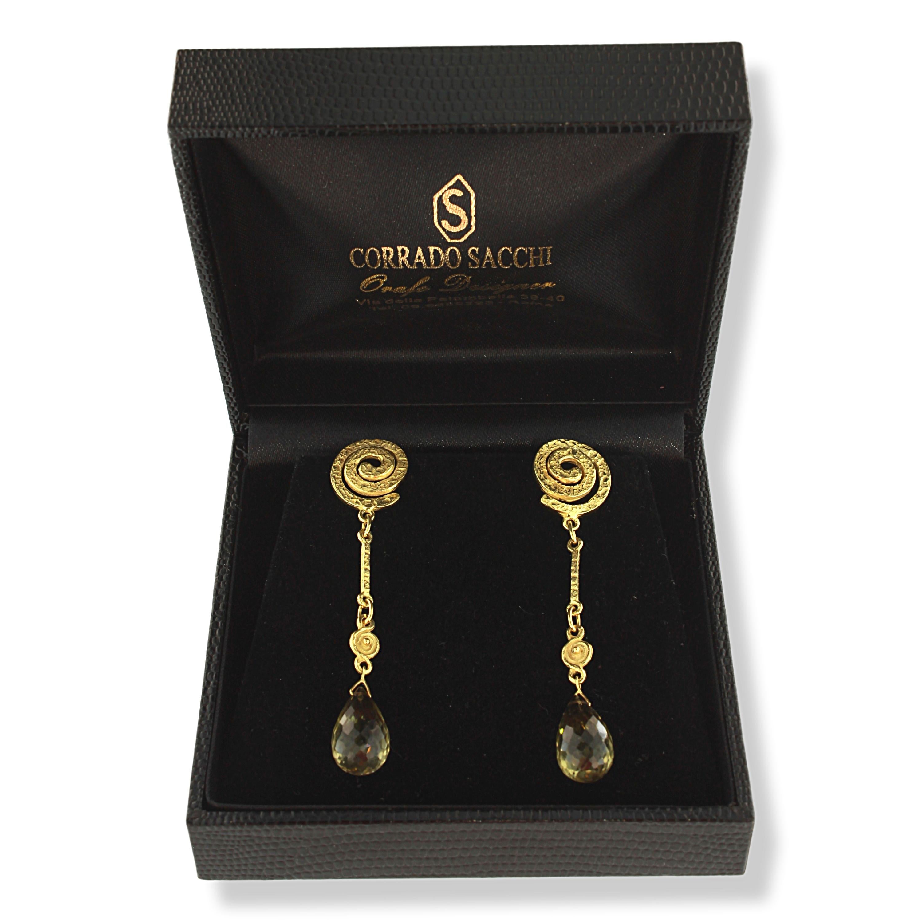 Women's Sacchi Green Amethyst Gemstone 18 Karat Satin Yellow Gold Drop Earrings For Sale