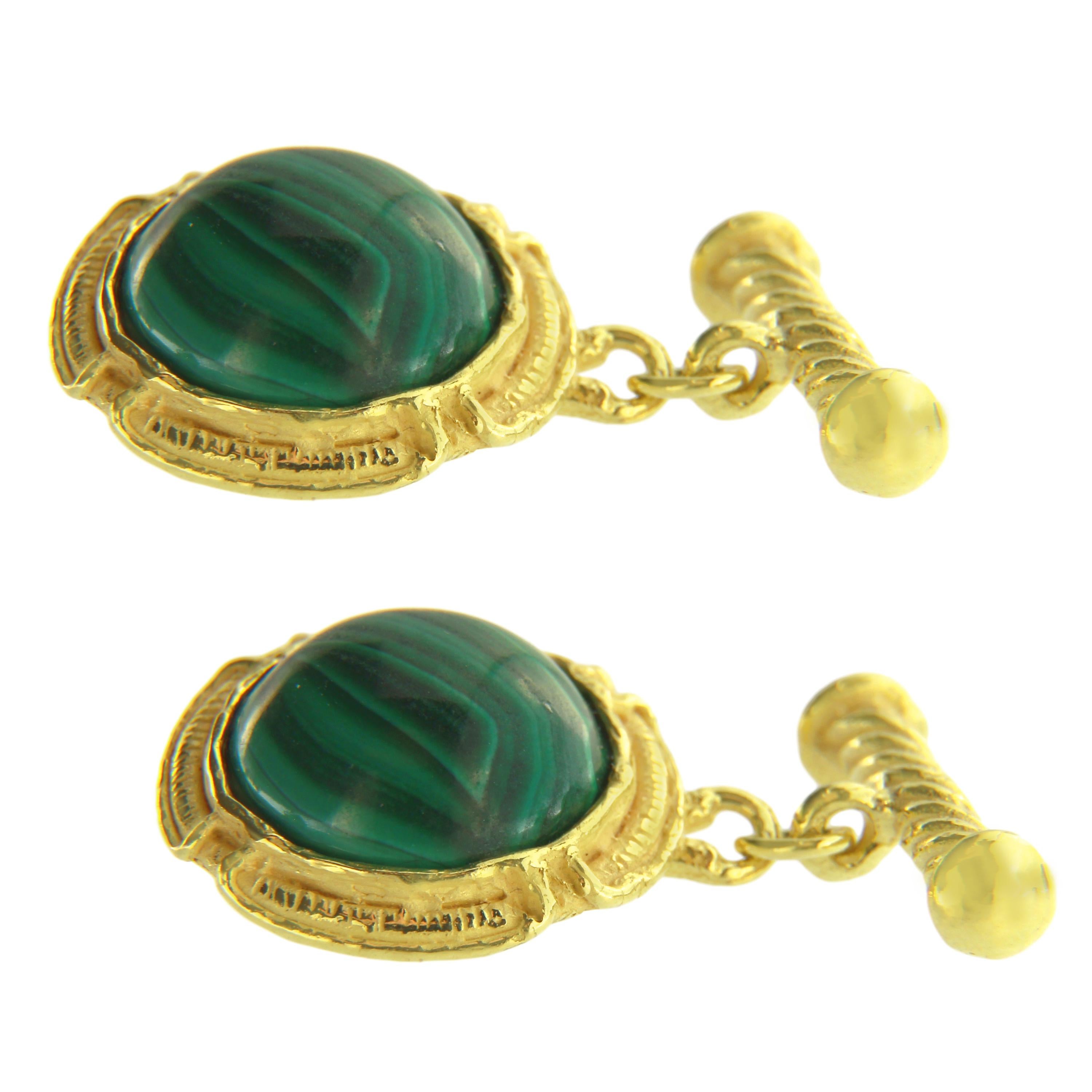 Contemporary Sacchi Green Malachite Gemstone 18 Karat Satin Yellow Gold Round Chain Cufflinks For Sale