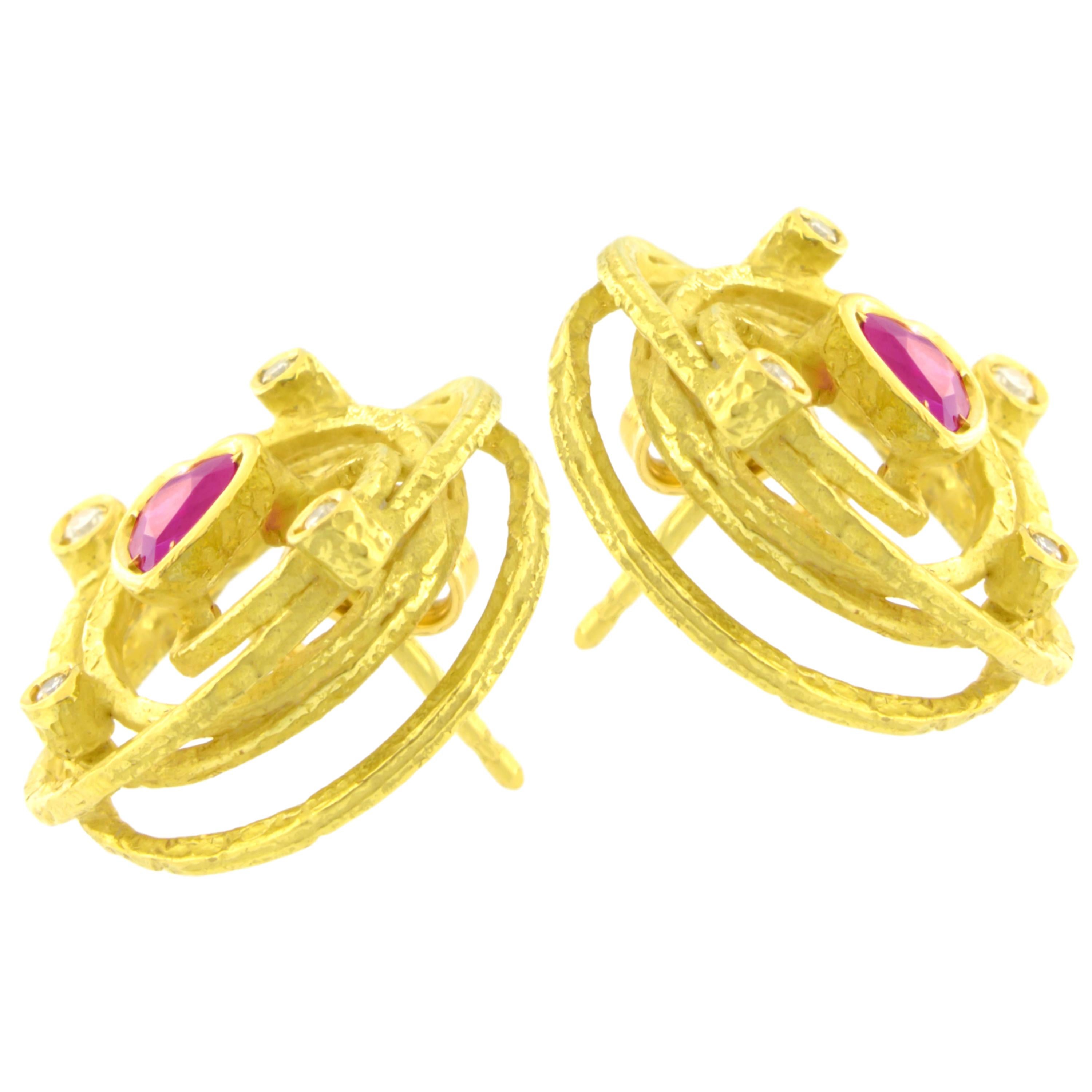 Lovely Heart Ruby and Satin Yellow Gold Earrings, from Sacchi’s Universe Collection, hand-crafted with lost-wax casting technique.

Lost-wax casting, one of the oldest techniques for creating jewelry, forms the basis of Sacchi's jewelry production.
