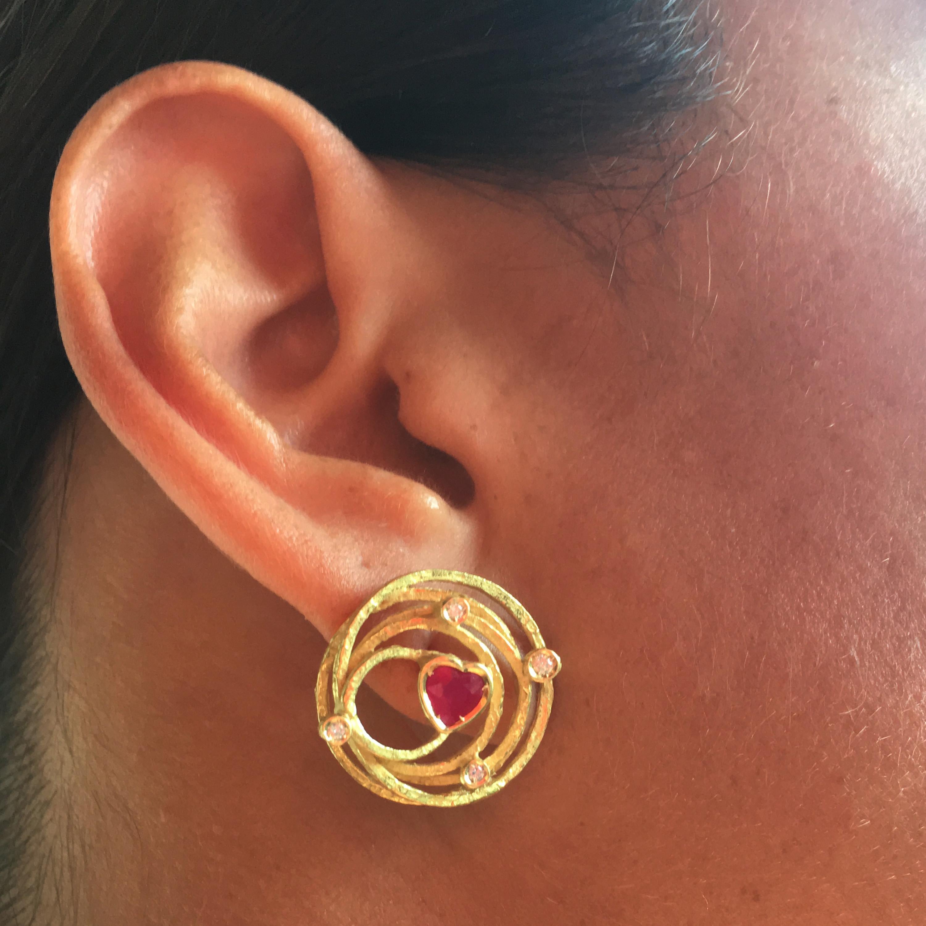 Women's Sacchi Universe Heart Ruby and Diamonds Gemstones 18 Karat Yellow Gold Earrings For Sale