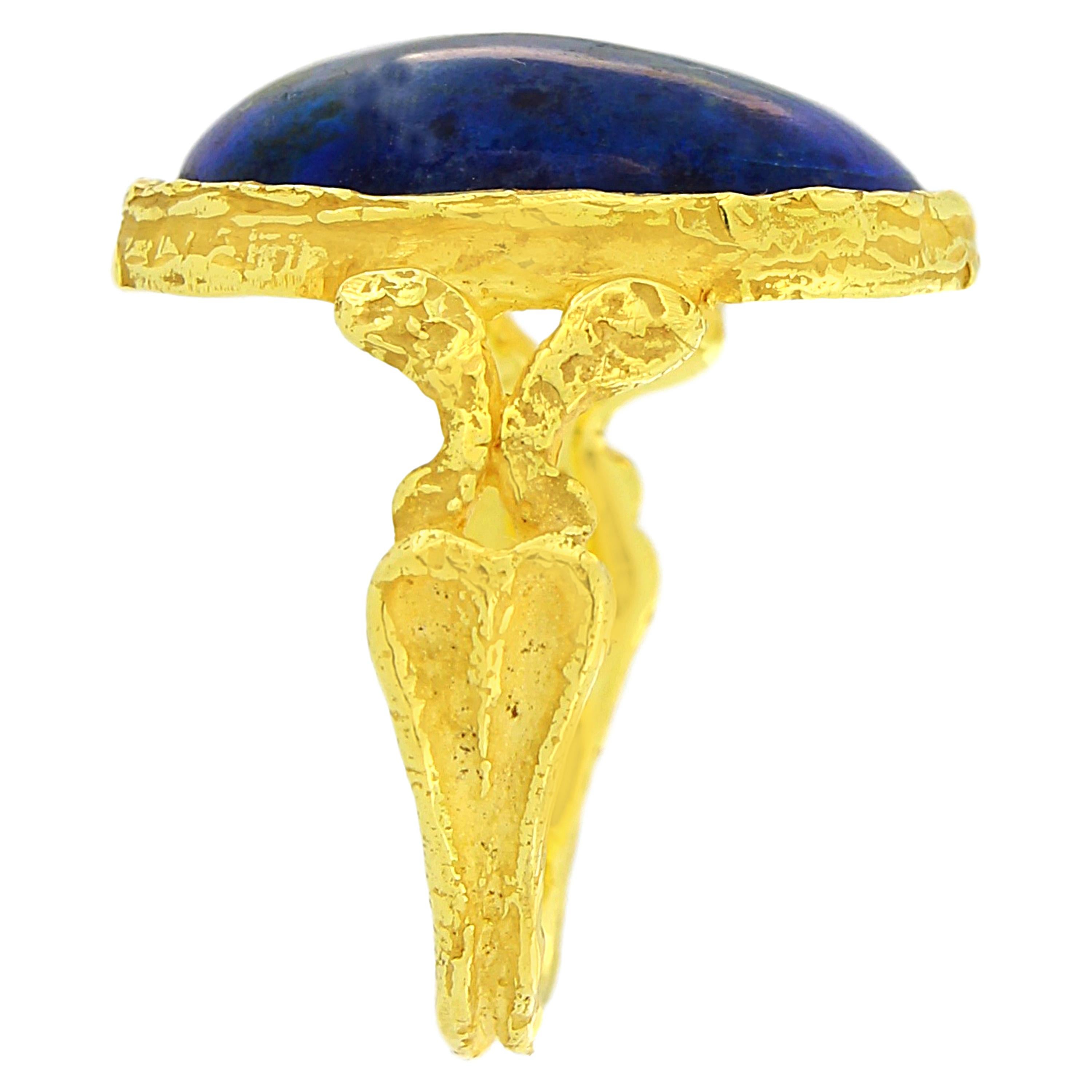 Classical Roman Sacchi Lapis Lazuli Roman Style Ring 18 Karat Satin Yellow Gold For Sale