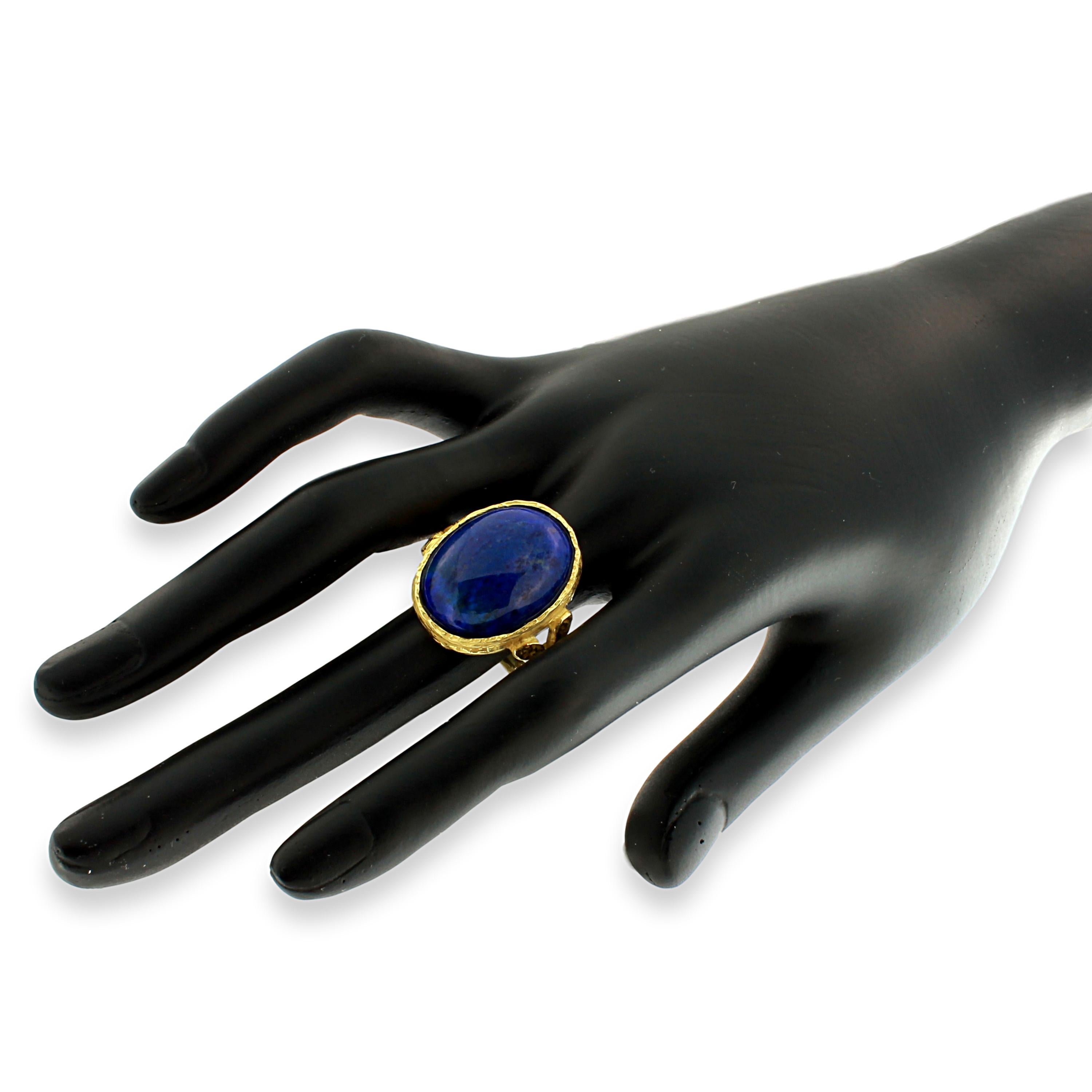 Sacchi Lapis Lazuli Roman Style Ring 18 Karat Satin Yellow Gold In New Condition For Sale In Rome, IT