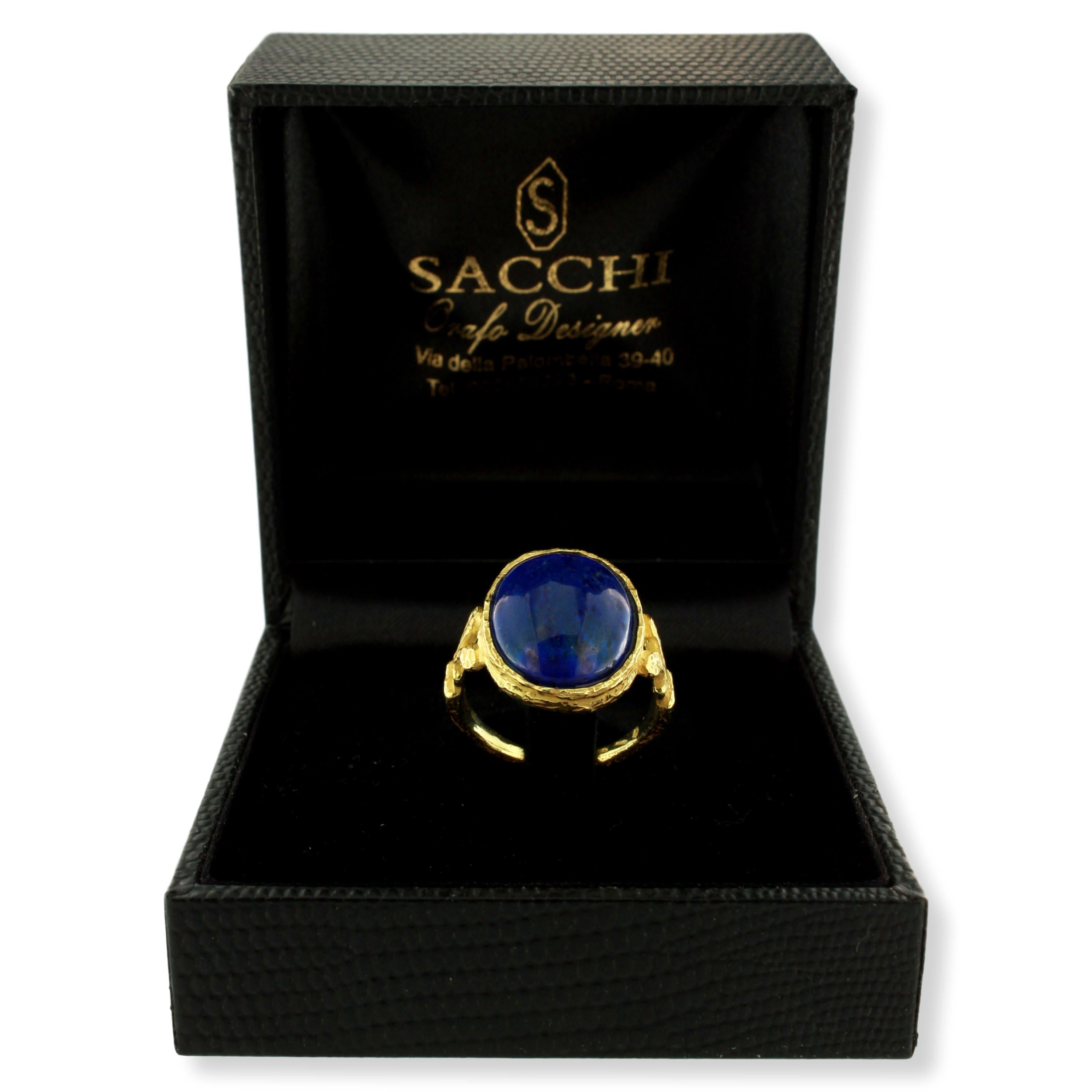 Women's or Men's Sacchi Lapis Lazuli Roman Style Ring 18 Karat Satin Yellow Gold For Sale