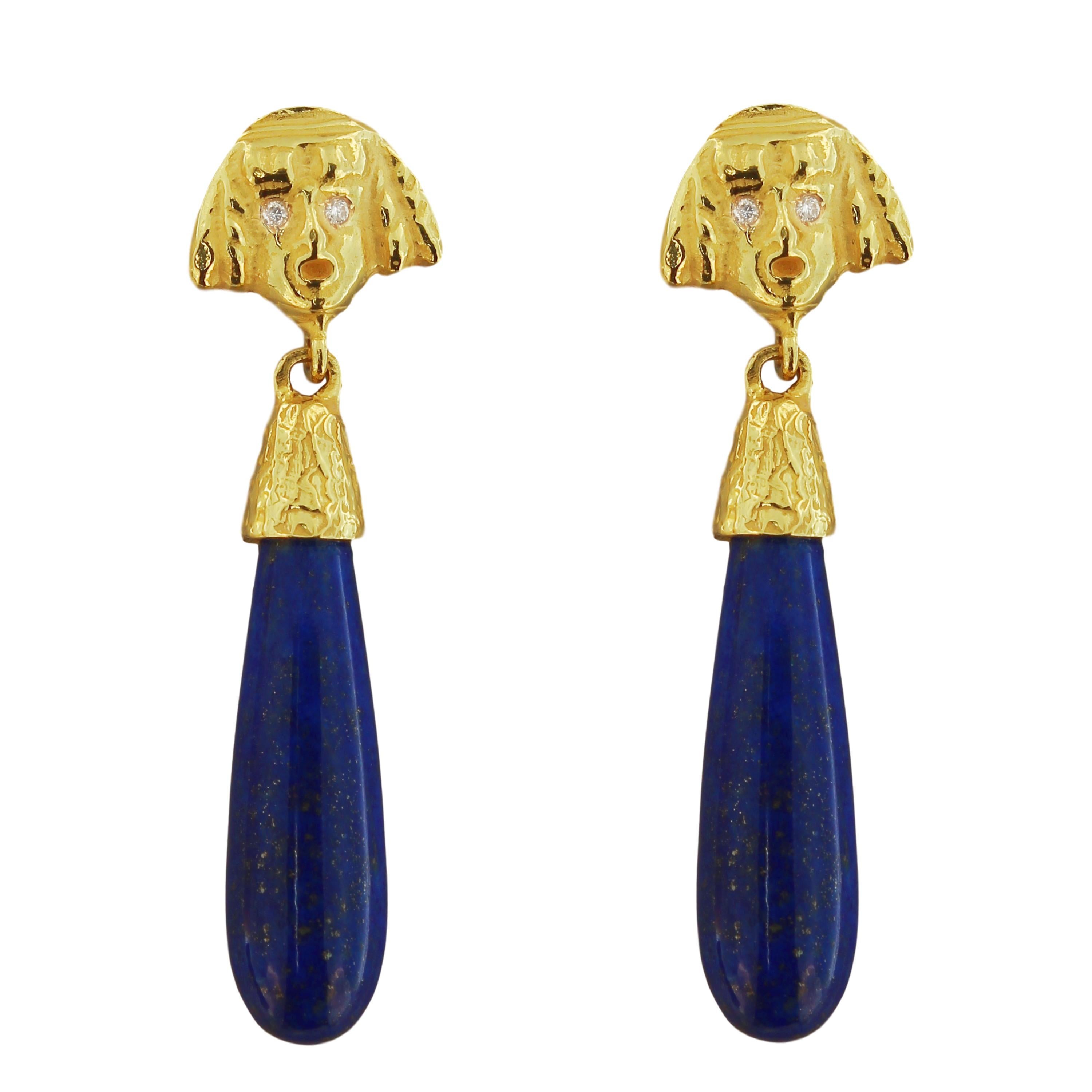 Sacchi Tropfenohrringe aus 18 Karat Satin-Gelbgold mit Lapislazuli und Sphinx (Neuägyptisch) im Angebot