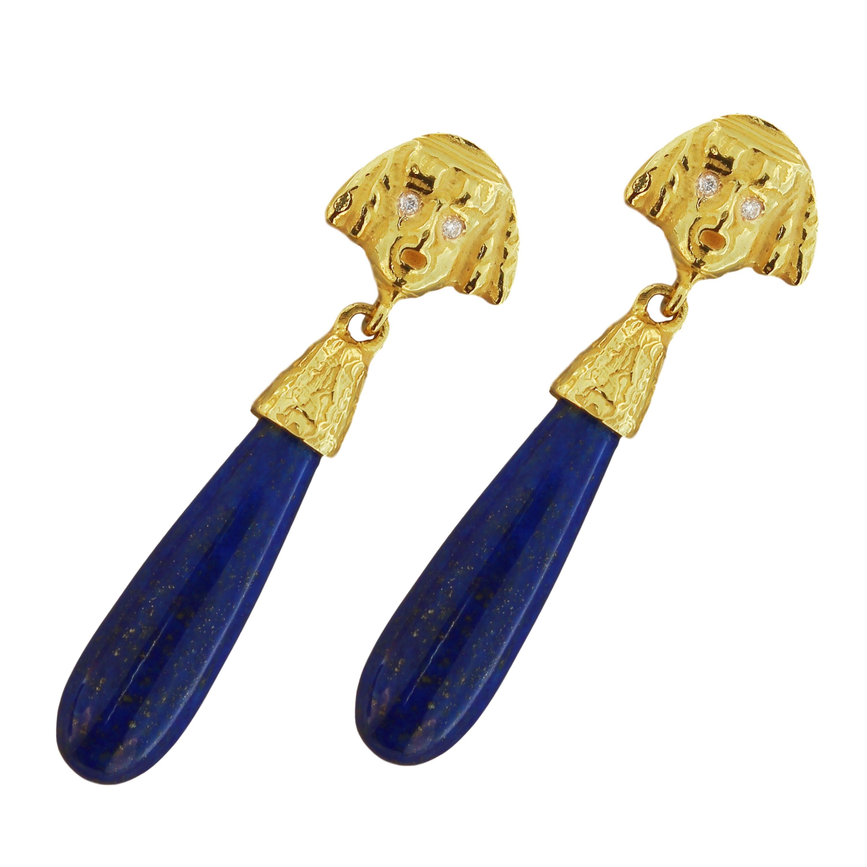 Egyptian Revival Sacchi Lapis Lazuli Sphinx Drop Earrings 18 Karat Satin Yellow Gold For Sale