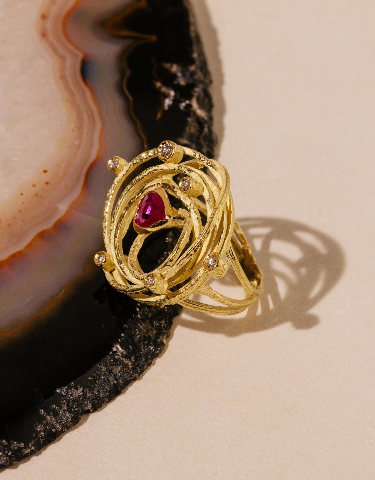 Women's Sacchi Large Heart Ruby and Diamonds Gemstone 18 Kt Yellow Gold Cocktail Ring For Sale