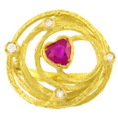 Sacchi Medium Heart Ruby and Diamonds Gemstone 18 Karat Gold Cocktail Ring
