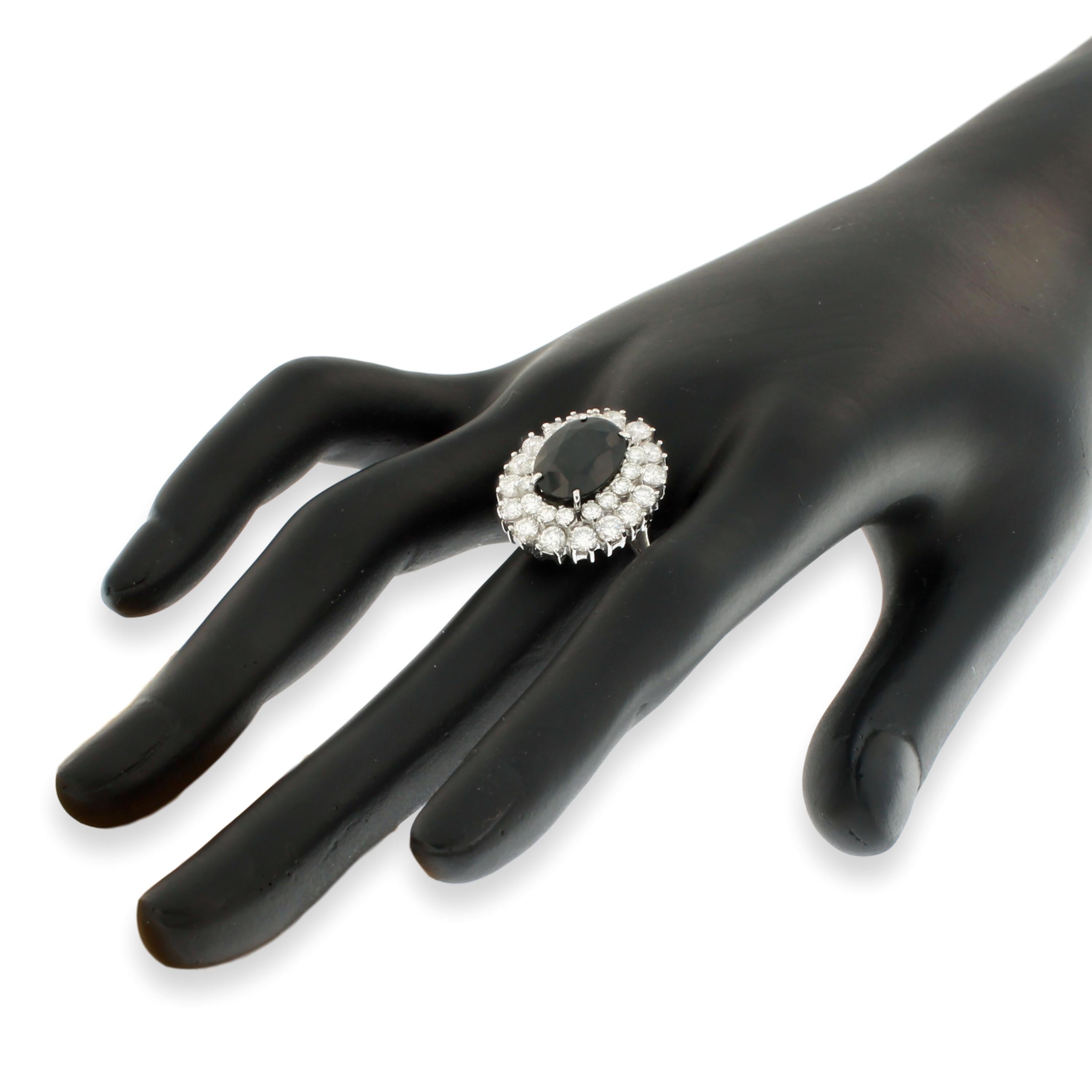 Anello Cocktail Sacchi con zaffiro e diamante taglio ovale in oro bianco 18 carati In condizioni Nuovo in vendita a Rome, IT