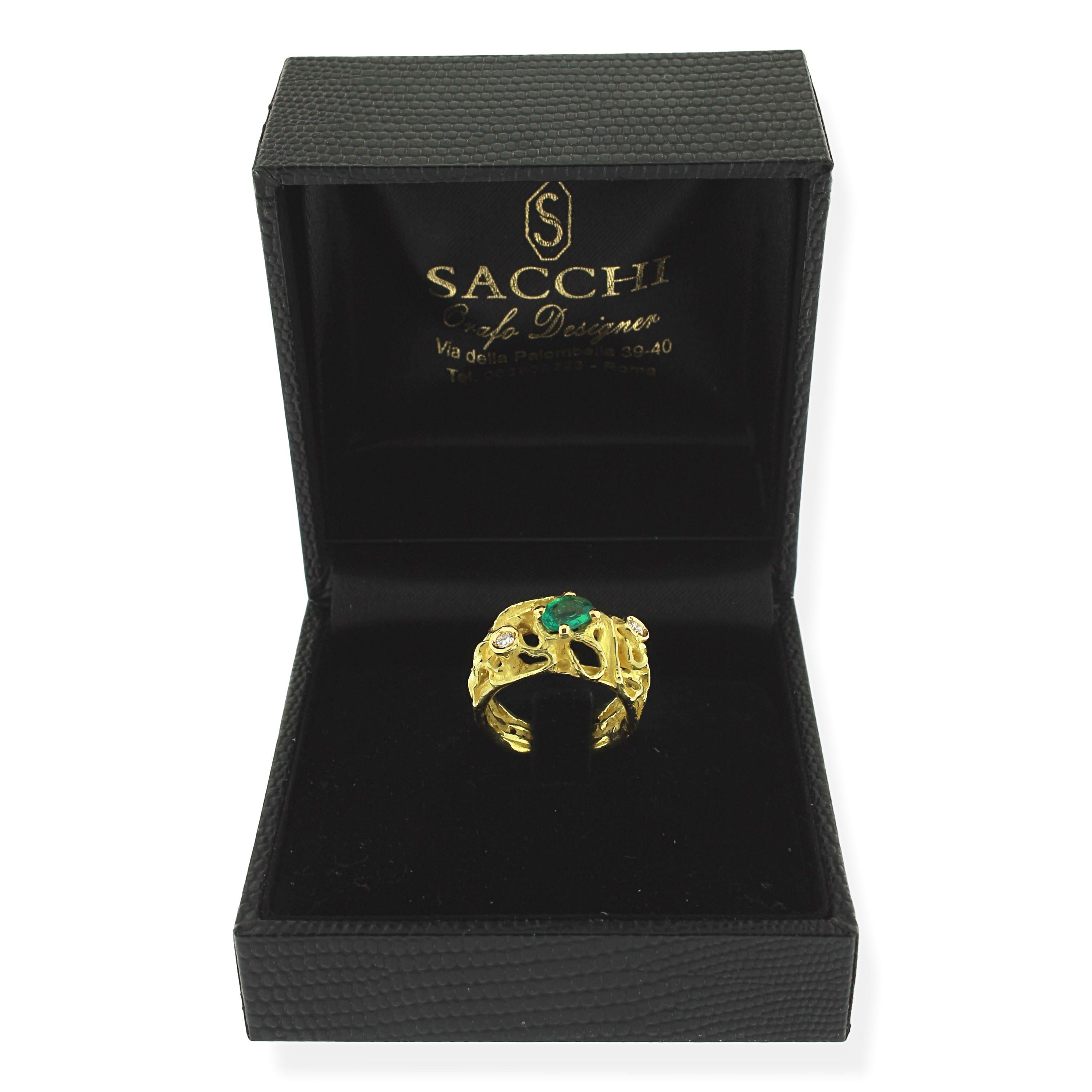Sacchi Oval Emerald and Diamonds Gemstone 18 Karat Yellow Gold Cocktail Ring In New Condition For Sale In Rome, IT