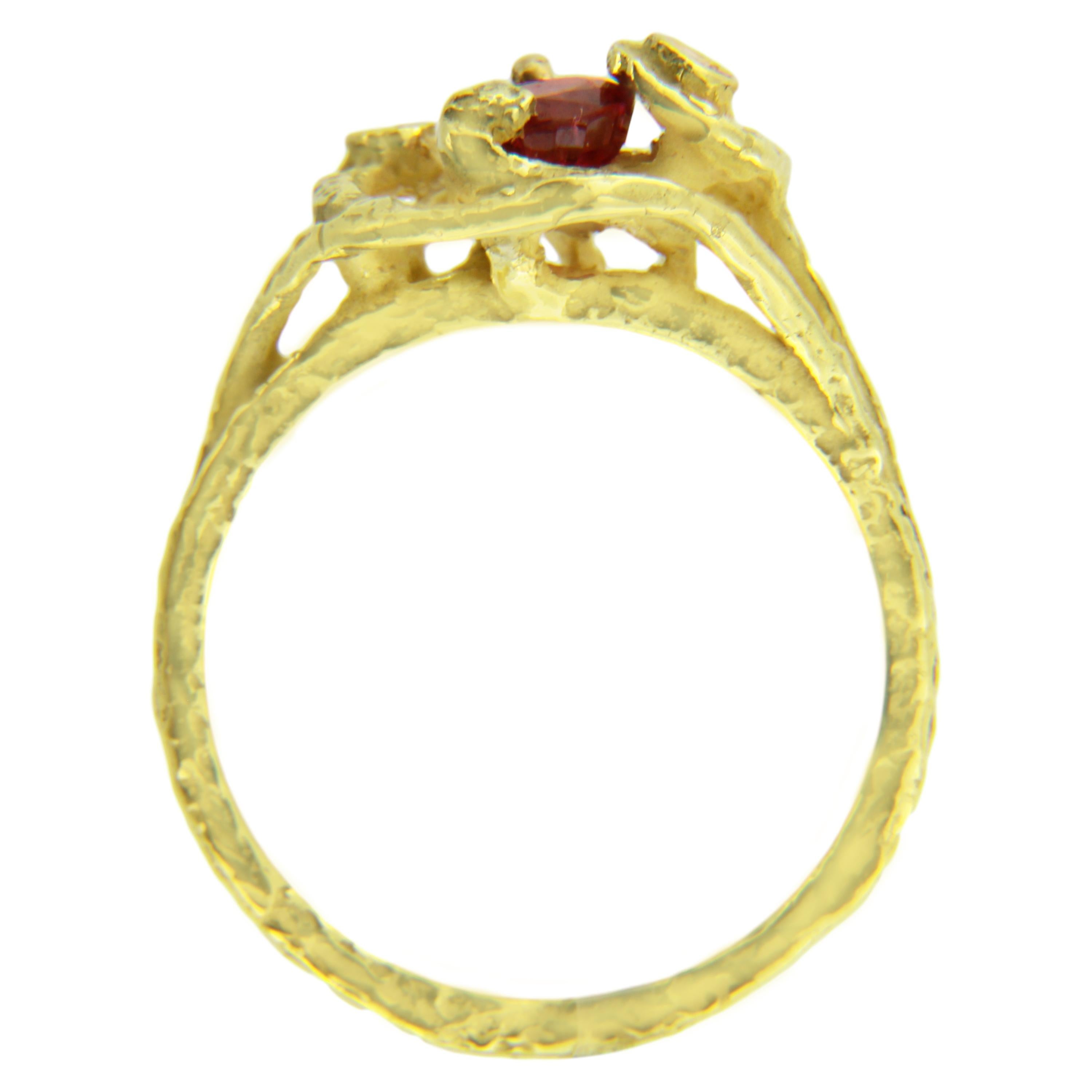 Oval Cut Sacchi Oval Ruby and White Diamonds 18 Karat Yellow Gold Small Cocktail Ring For Sale