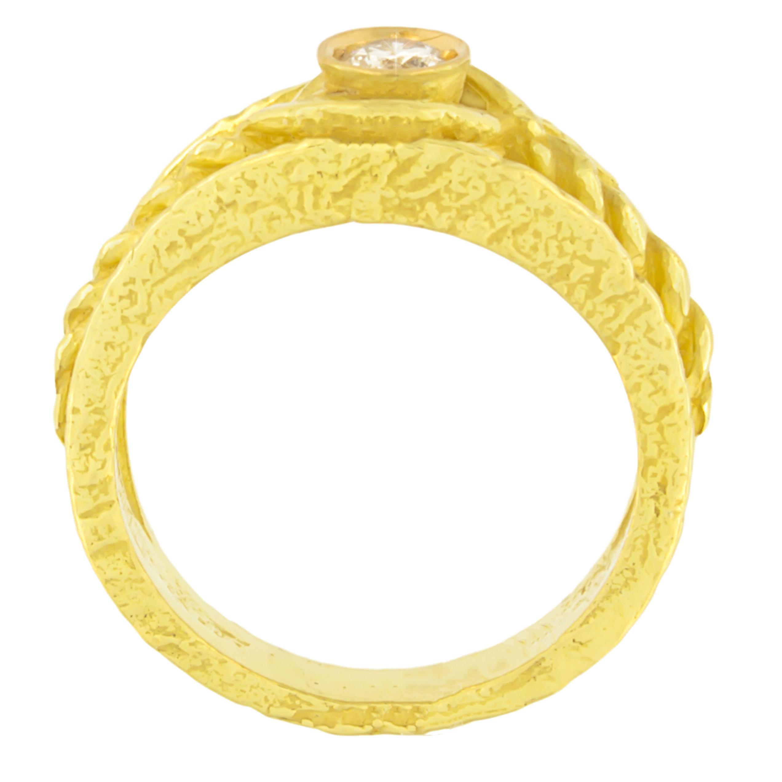 Contemporary Sacchi Roman Band Ring Round Diamond Gemstone 18 Karat Yellow Gold