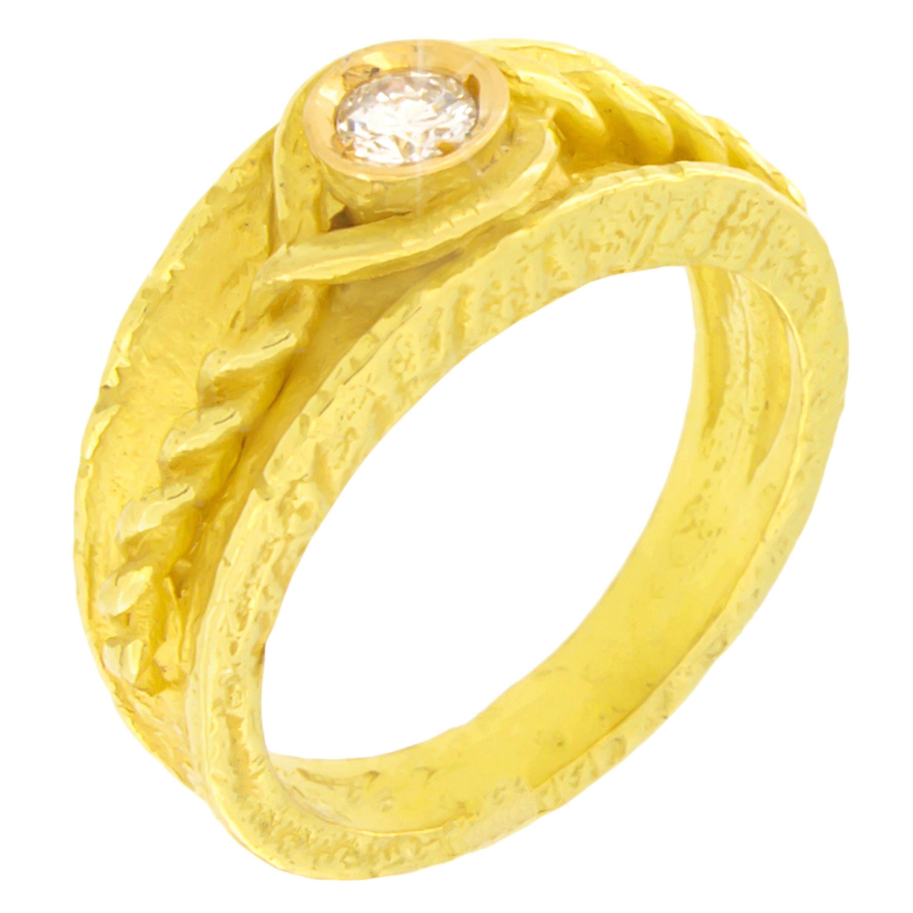 Sacchi Roman Band Ring Round Diamond Gemstone 18 Karat Yellow Gold For Sale