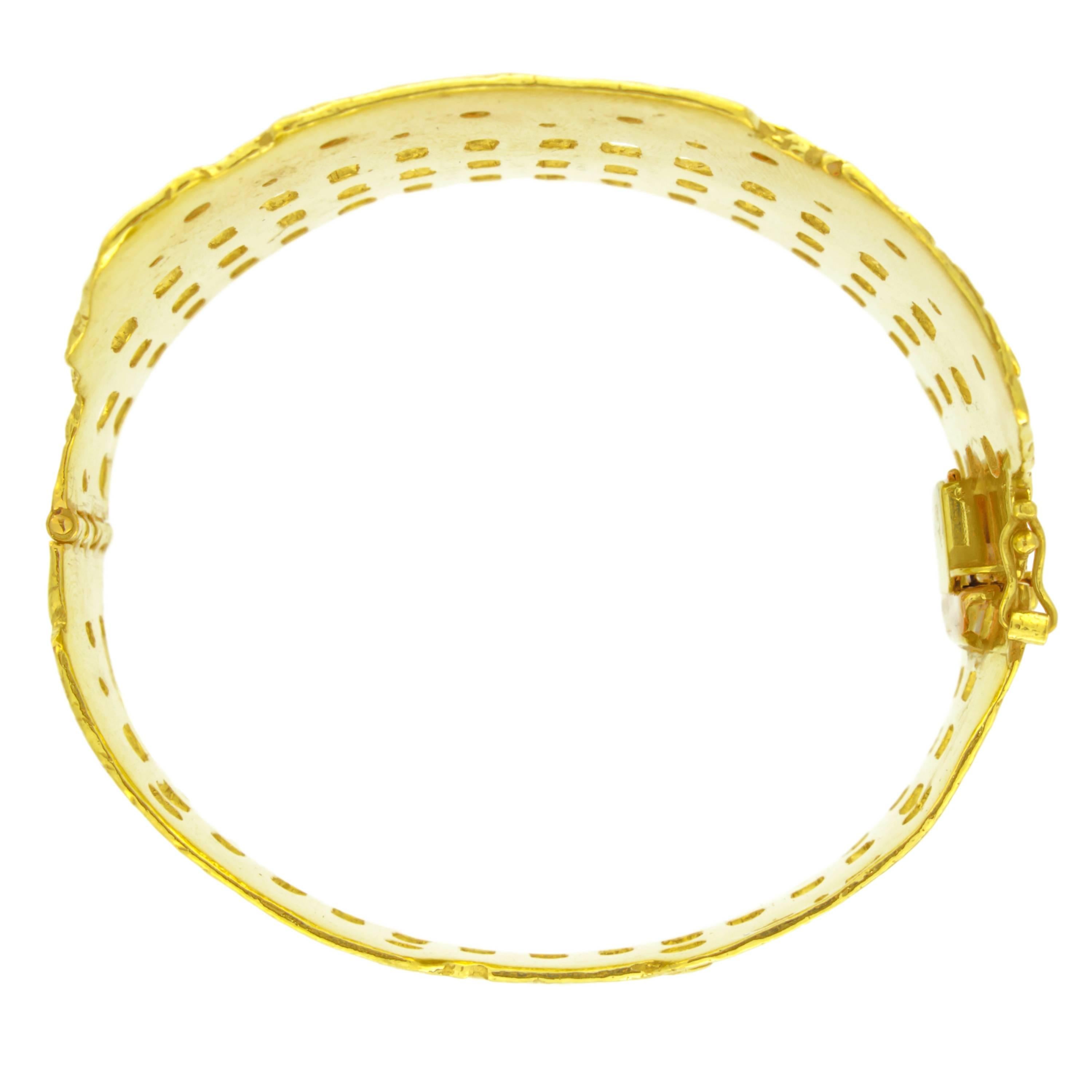 Sacchi: 18 Karat Gelbgold Armband mit römischen Colosseum-Diamanten und Edelsteinen (Rundschliff) im Angebot