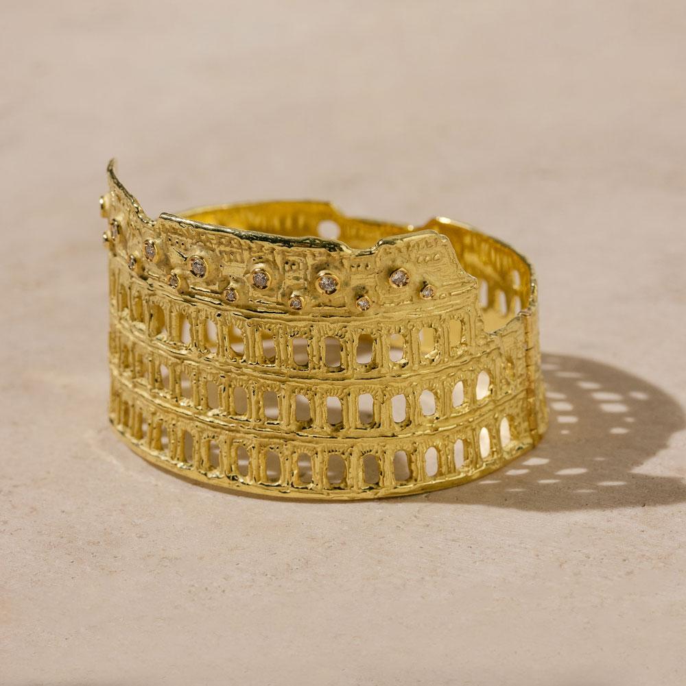 Sacchi: 18 Karat Gelbgold Armband mit römischen Colosseum-Diamanten und Edelsteinen im Zustand „Neu“ im Angebot in Rome, IT