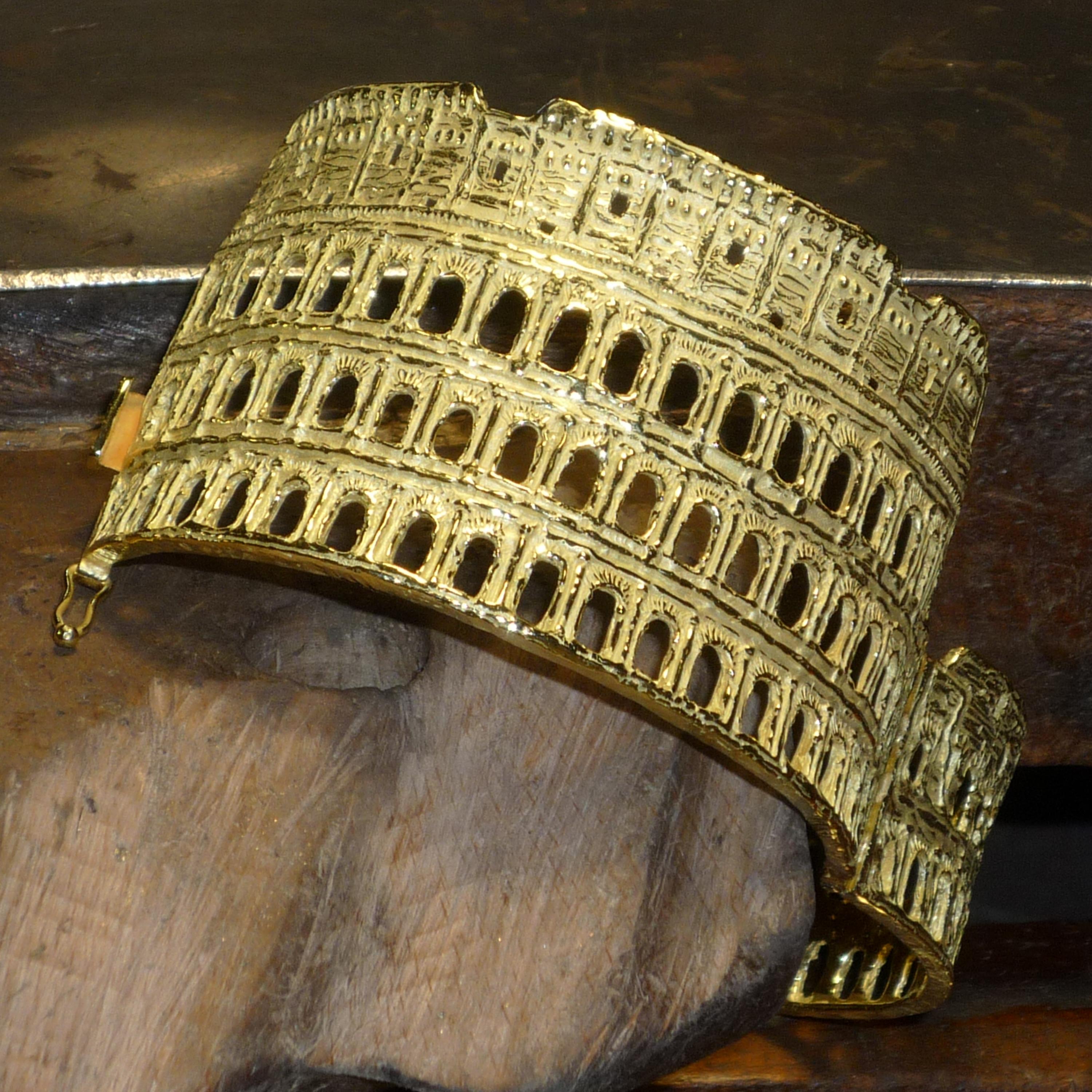 Women's Sacchi Roman Colosseum Diamonds Gemstone Cuff Bracelet 18 Karat Yellow Gold For Sale