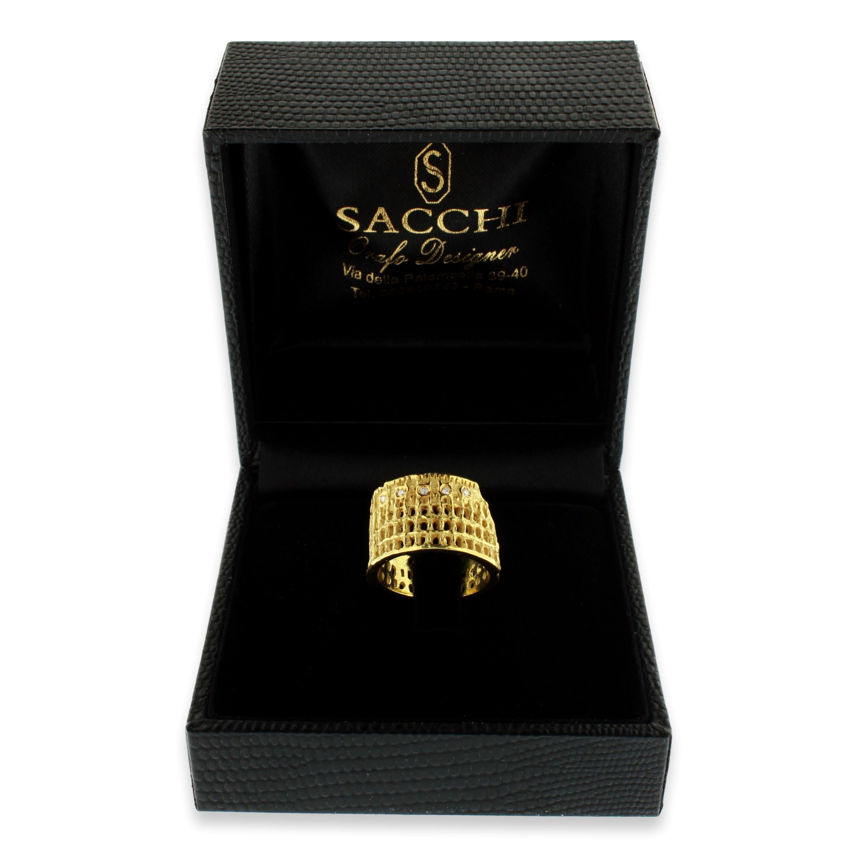 Sacchi Roman Colosseum Ring 18 Karat Yellow Gold and Diamonds Gemstone In New Condition For Sale In Rome, IT