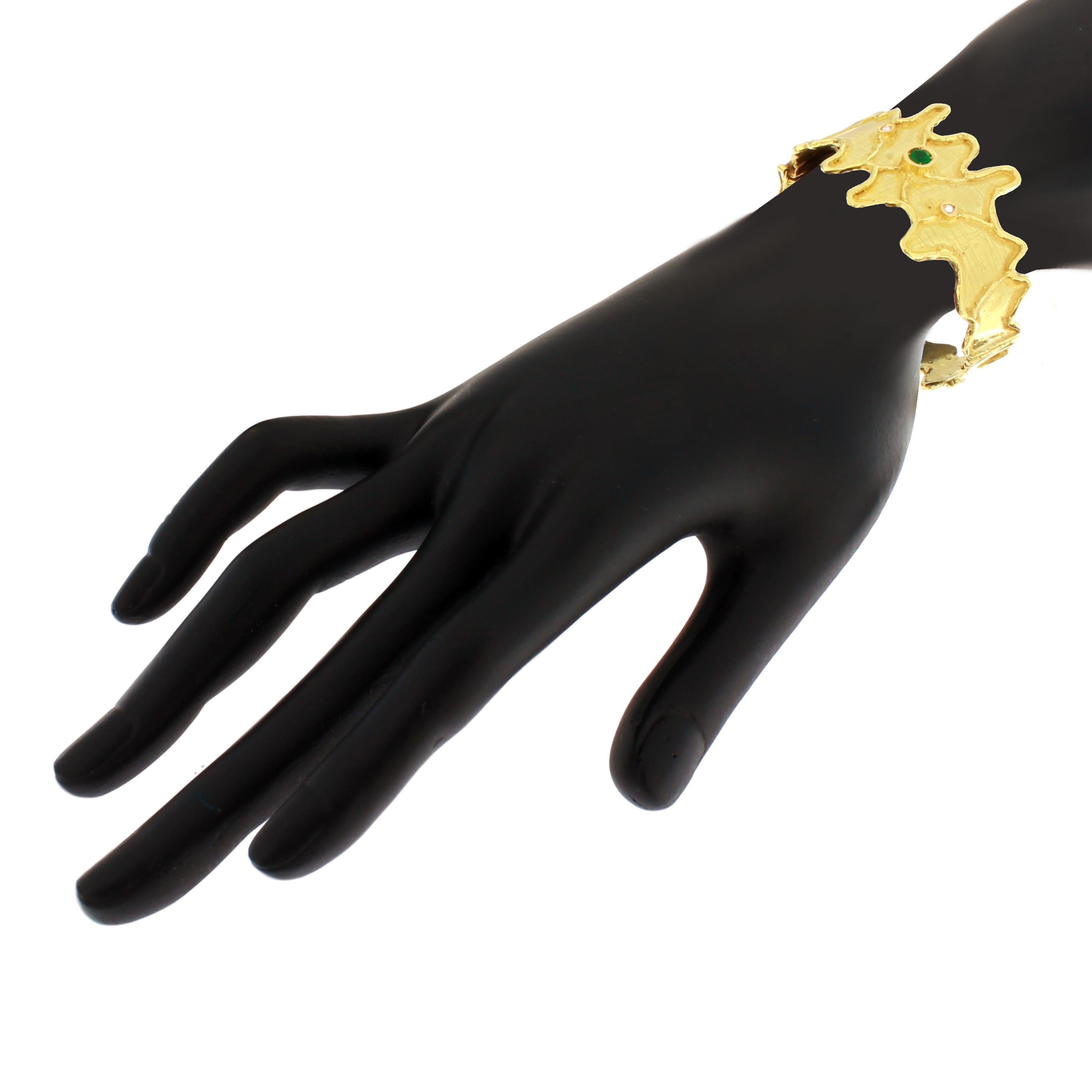 Women's Sacchi Round Emerald and Diamonds Gemstone 18 Karat Yellow Gold Cuff Bracelet