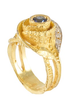 Sacchi Sapphire and Diamonds Gemstone Cocktail Ring 18 Karat Yellow Gold