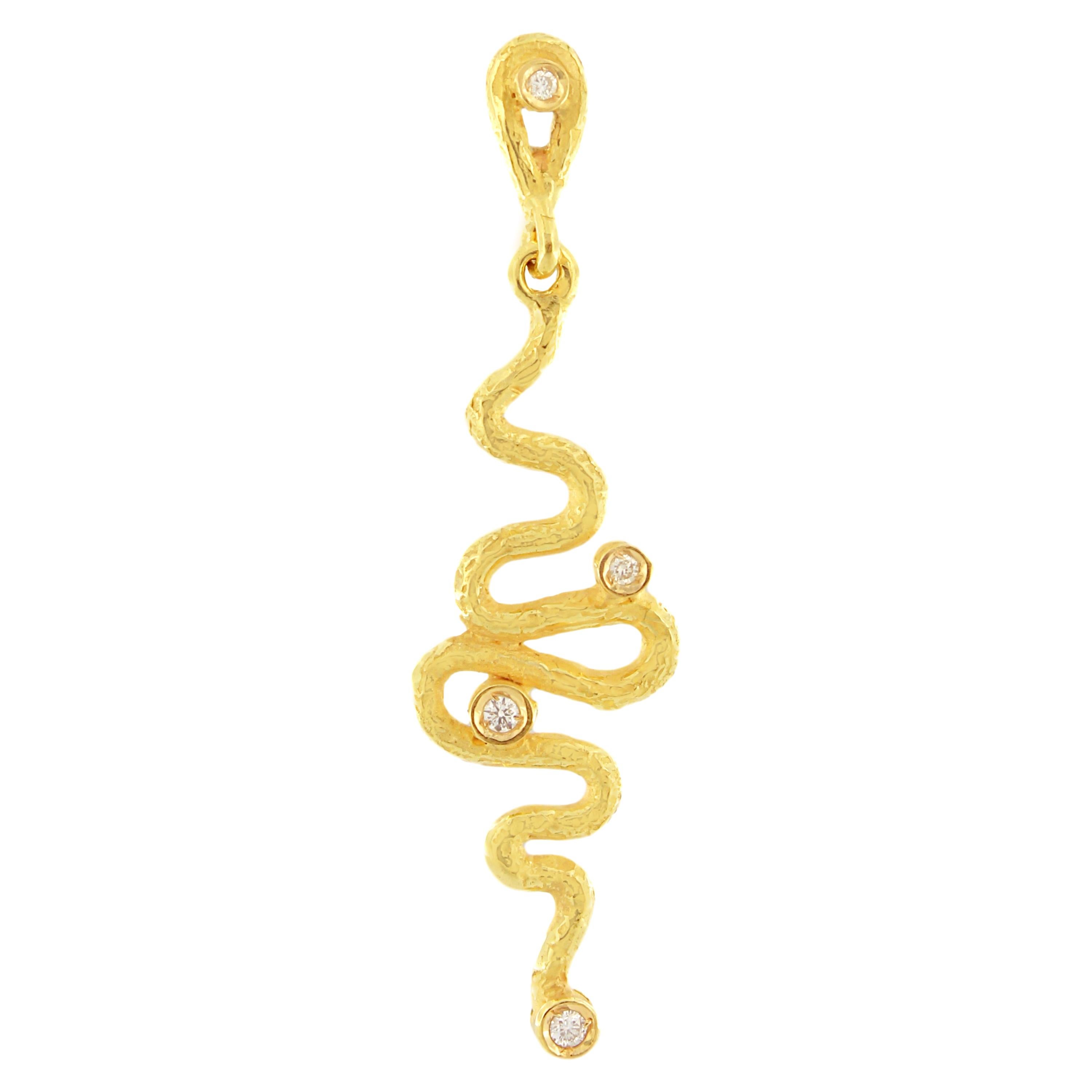 Boucles d'oreilles en goutte Serpenti de Sacchi en or jaune satiné 18 carats avec diamants et pierres précieuses Neuf - En vente à Rome, IT
