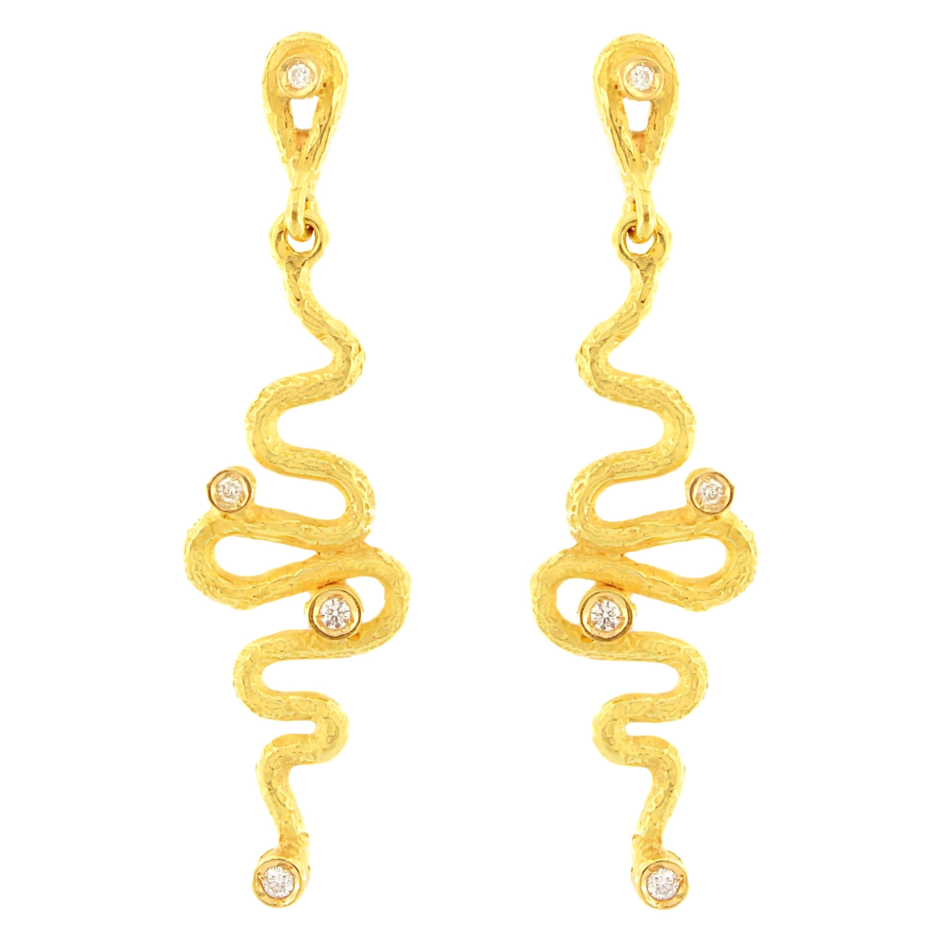 Pendientes de gota Sacchi "Serpenti" Gema de diamante Oro amarillo satinado de 18 quilates