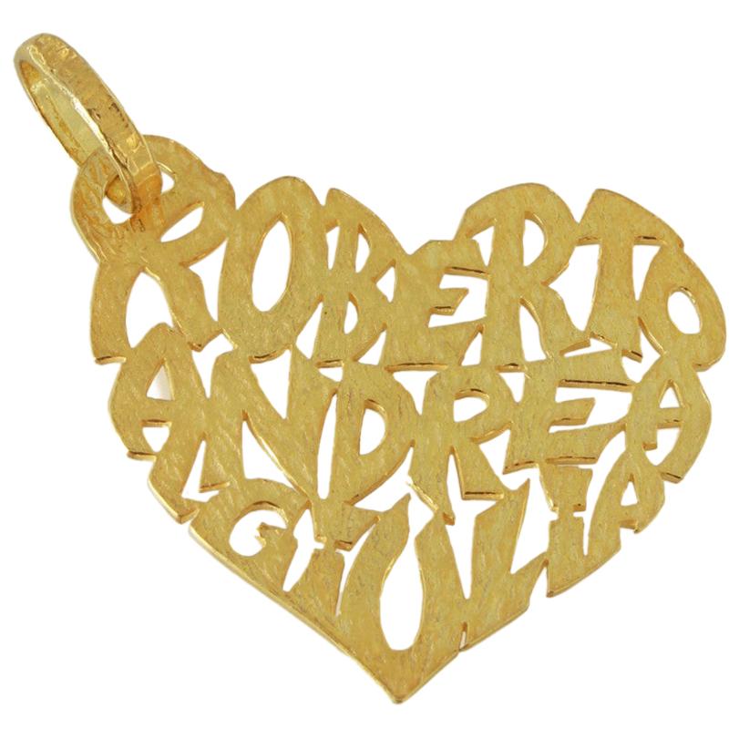 Exquisite 18 Kt Gold Small Size Heart pendant customizable with names. The Pendant can be made of the following Materials:
•	18 kt Yellow Gold
•	18 Kt White Gold
•	18 Kt Rose Gold
•	18 Kt Black Gold

Choose the Material, choose the Name to insert.