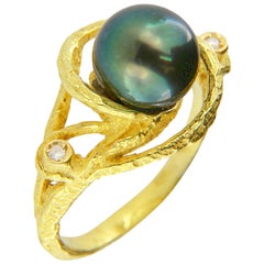 Sacchi Tahitian Black Pearl and Diamonds 18 Karat Yellow Gold Cocktail Ring