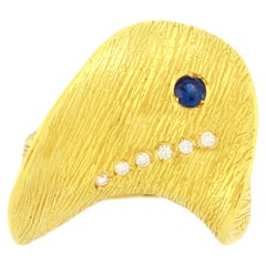 Sacchi "Wave" Sapphire and Diamonds Gemstones 18 Karat Yellow Gold Cocktail Ring