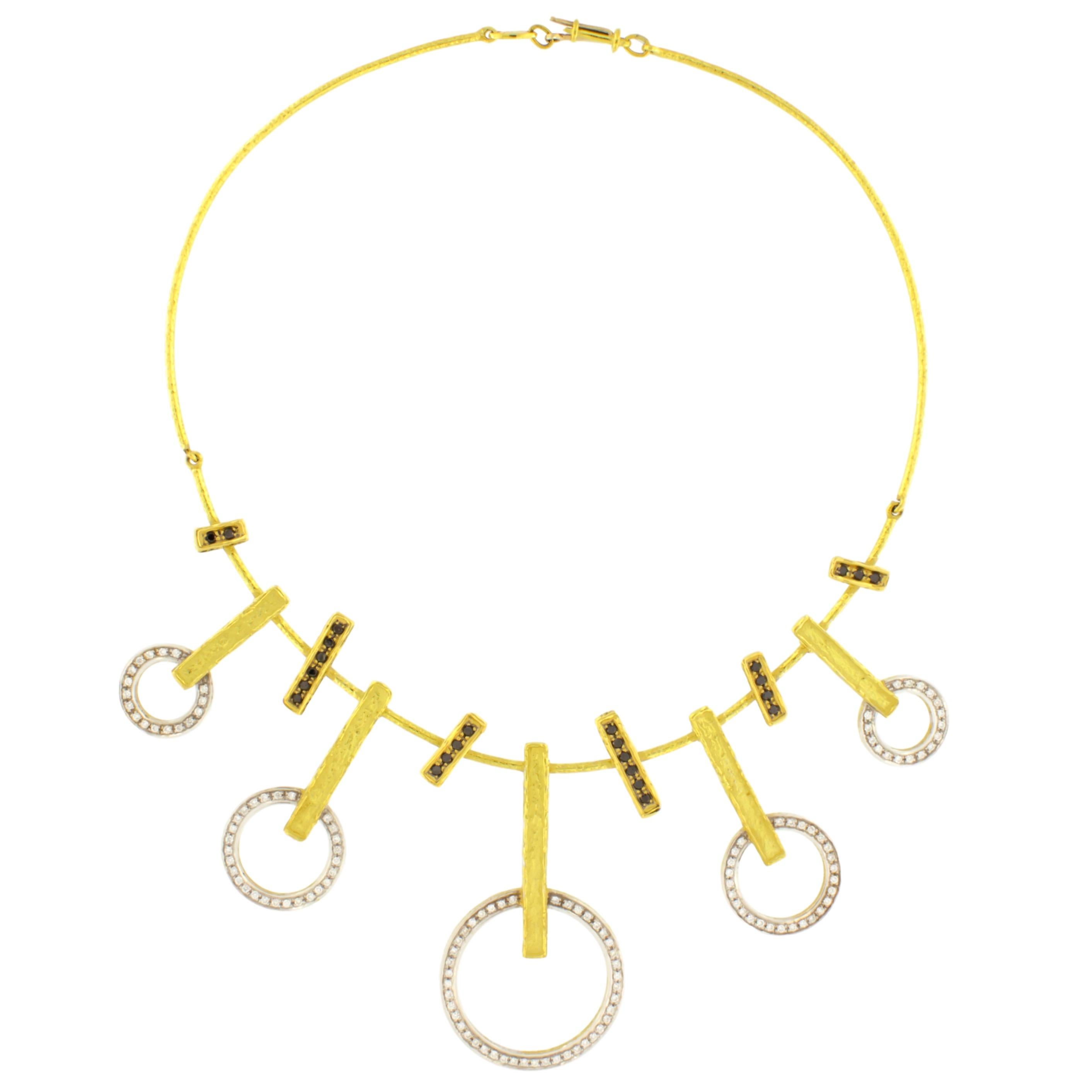 Sacchi Set aus Halskette, Ring und Armband mit weißen und schwarzen Diamanten aus 18 Karat Gelbgold im Angebot 2