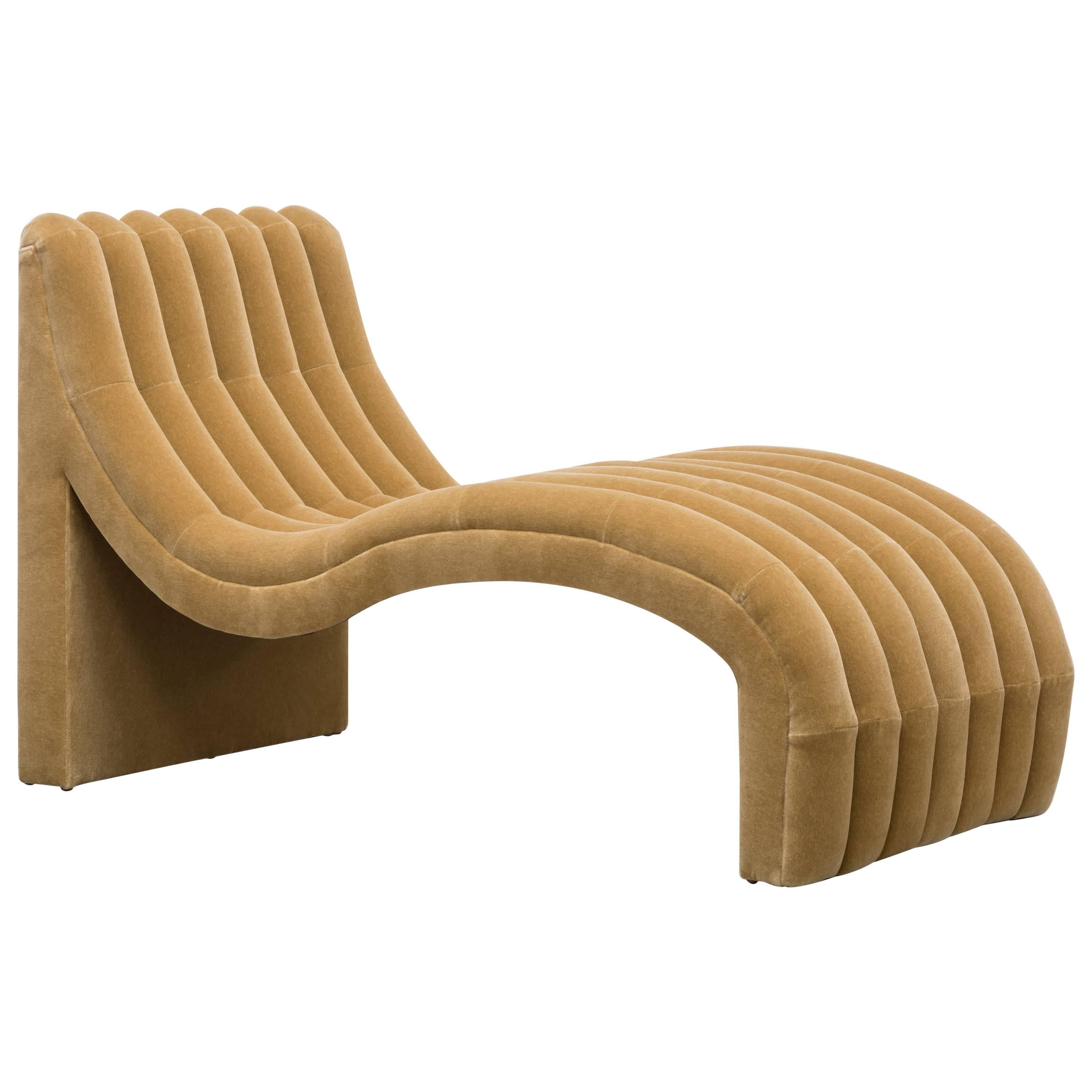 SACHA CHAISE - Modern Chaise Lounge in Camel Luxury Velvet